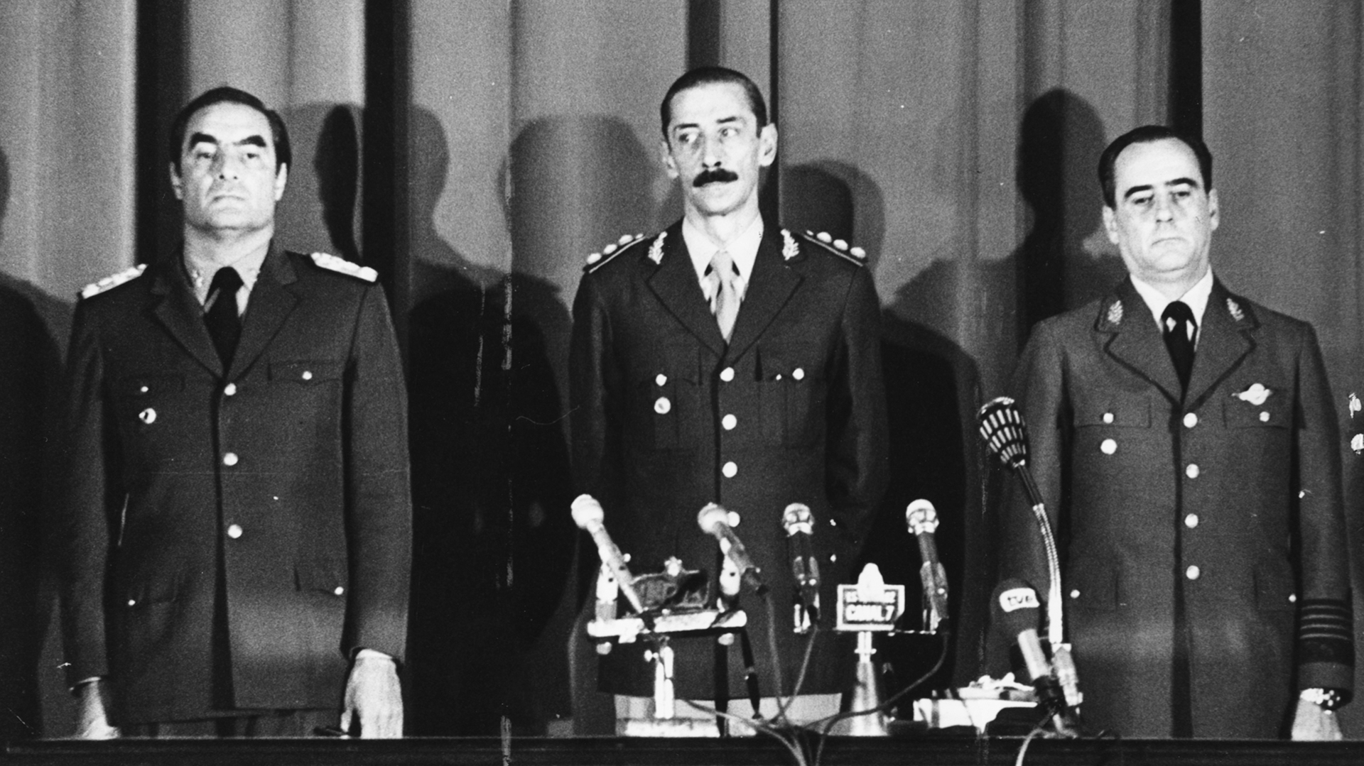 La Junta Militar que encabezó el golpe de estado de 1976 e instauró una sangrienta dictadura: Emilio Massera, Jorge Rafael Videla, Orlando Agosti (Getty)