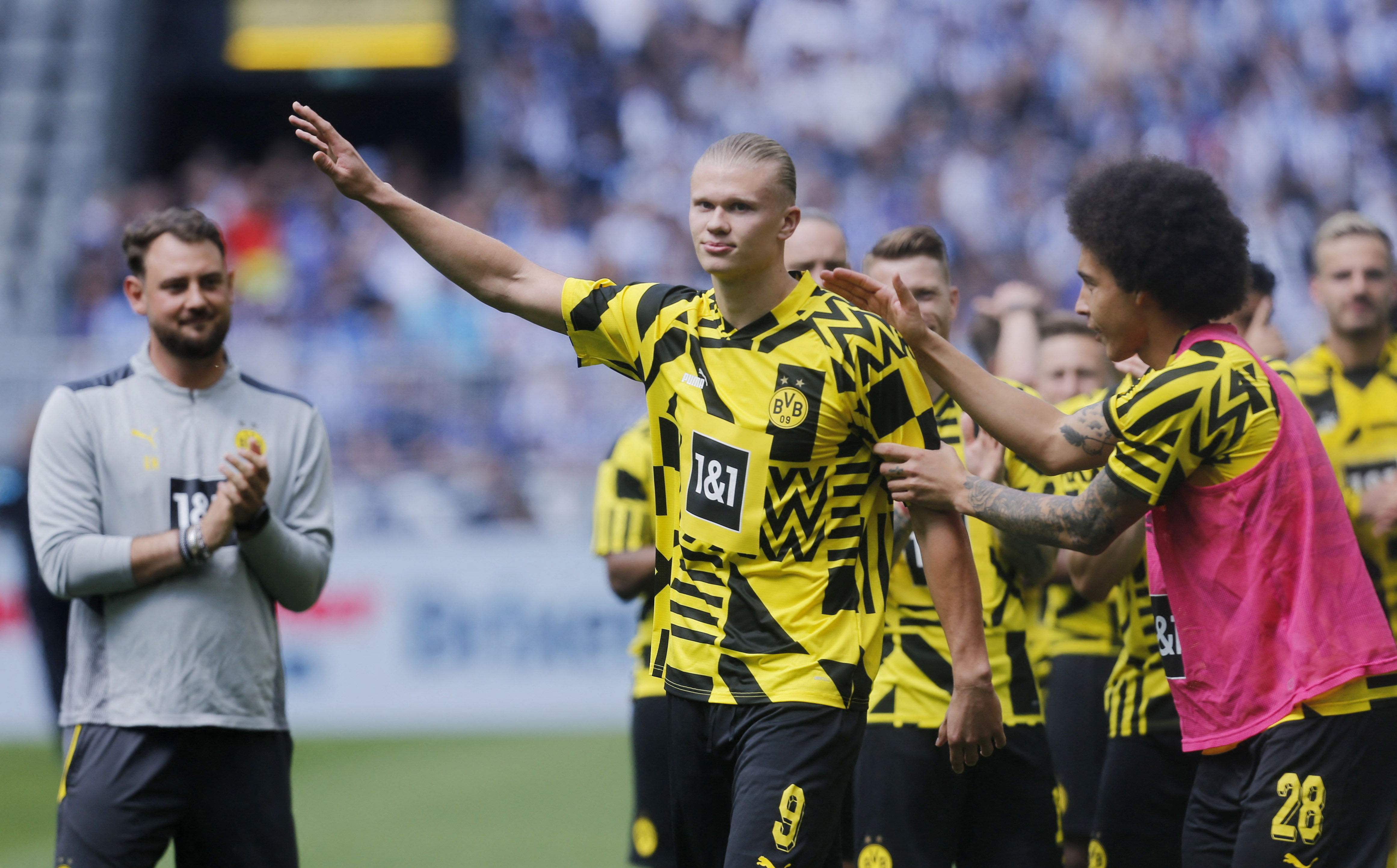 Erling Haaland se despidió del Borussia Dortmund con lujosos regalos para sus compañeros (Foto: REUTERS)
