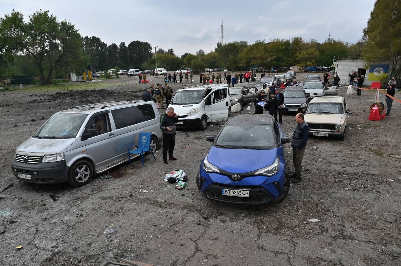 At least 23 civilians were killed in a Russian attack on a humanitarian vehicle in Zaporozhye.