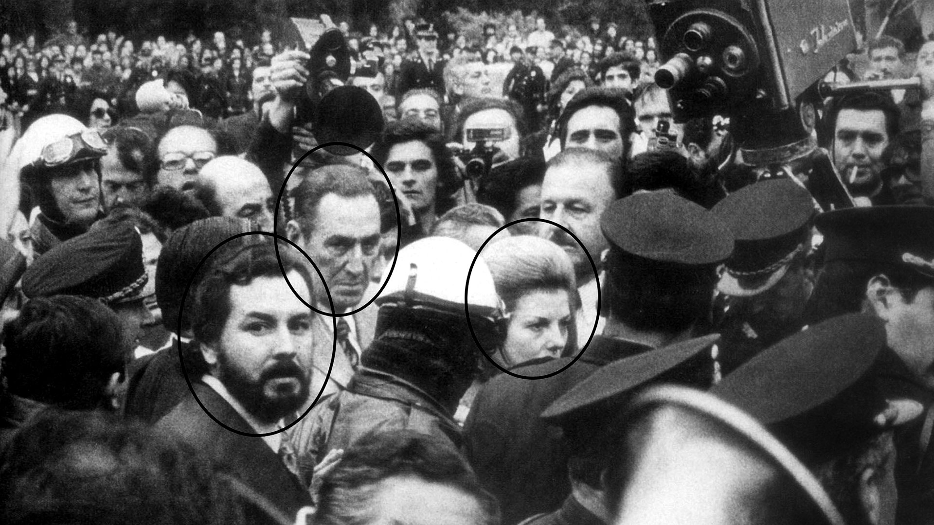 Almirón fue custorio de Isabel Perón. Aquí, con ella y Juan Perón