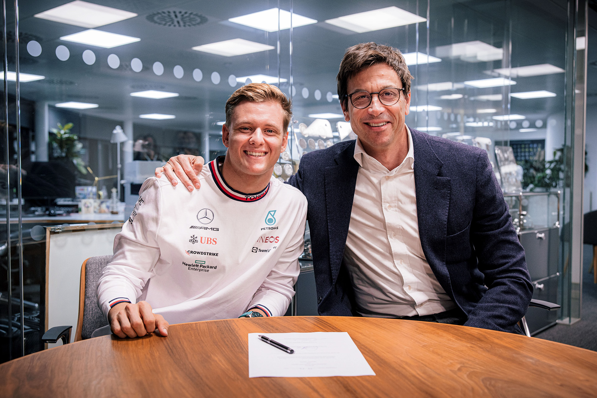 Schumacher signed with Mercedes