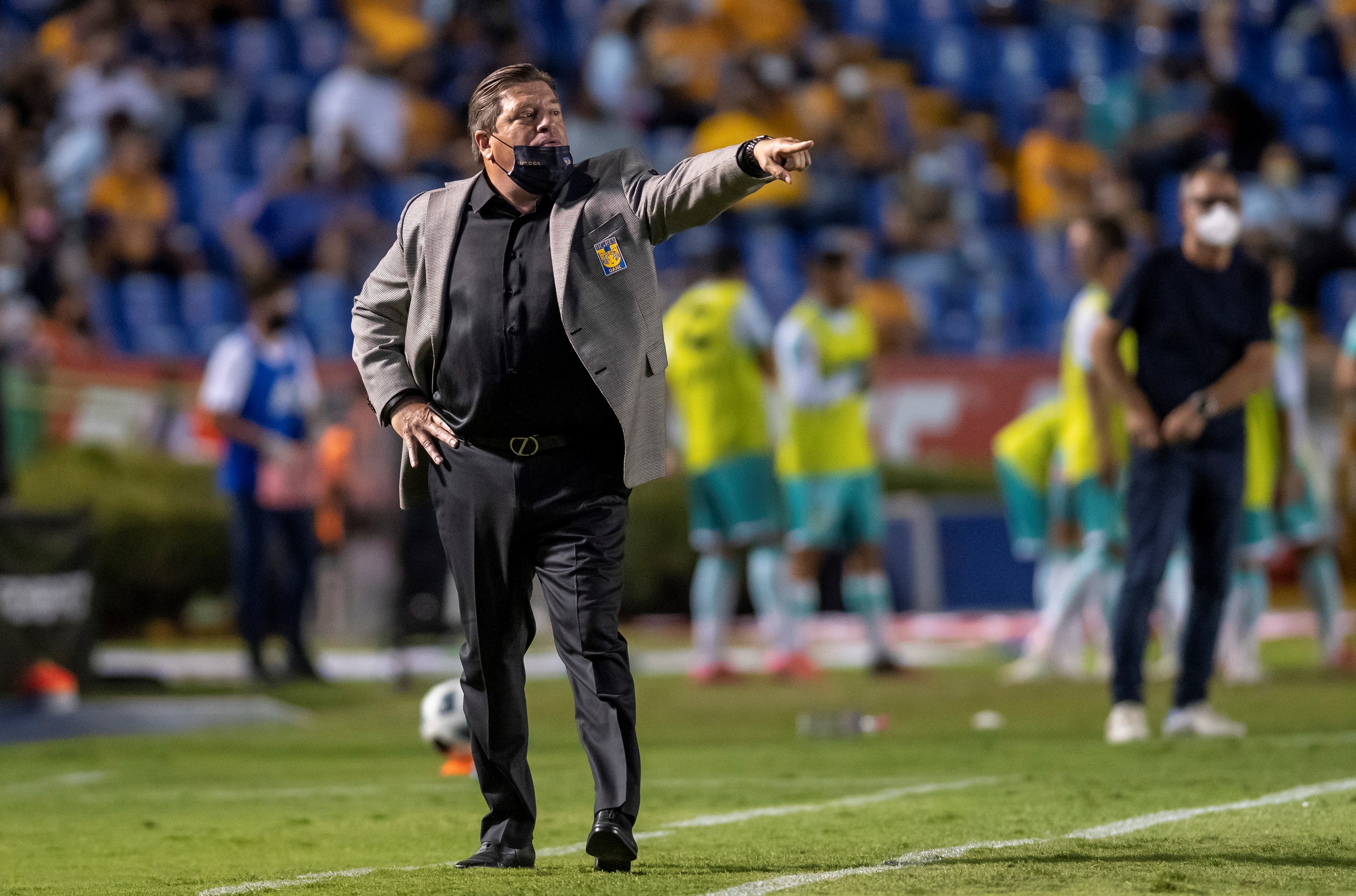 Miguel Herrera confirmó la baja de Guido Pizarro para el partido contra Santos. (Foto: Miguel Sierra/EFE)