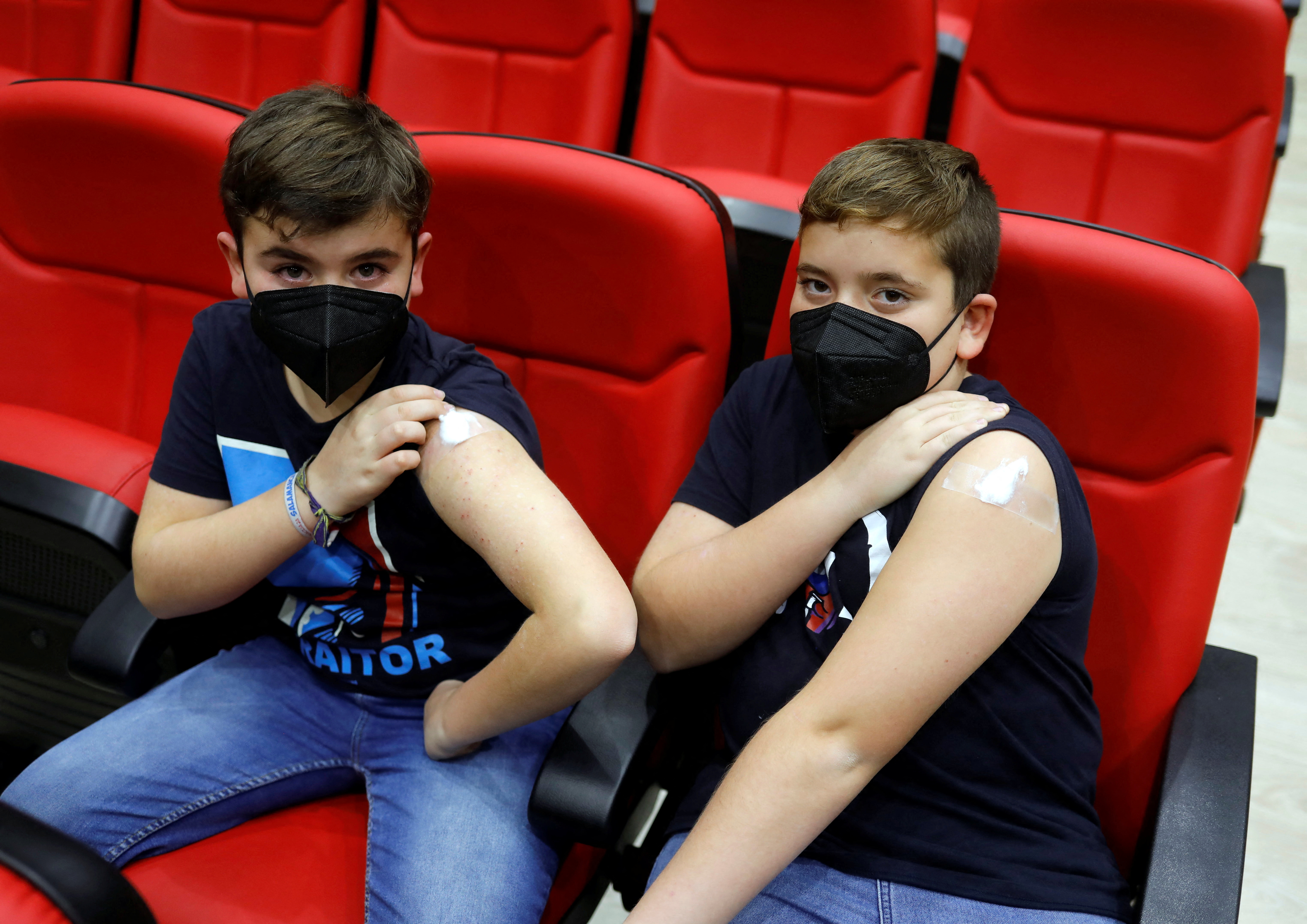 Ya se han aplicado más de 8,3 mil millones de dosis de vacunas contra el COVID-19 (REUTERS/Jon Nazca)
