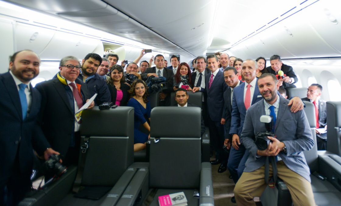 Peña Nieto, colaboradores e invitados viajaban a todo lujo (Foto: Especial)