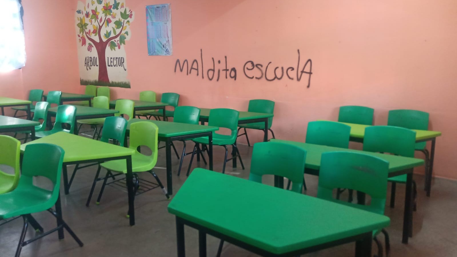 “¿Qué vamos a esperar, a que empiece una balacera?”, advirtieron tutores por actos vandálicos en una primaria de Chalco 