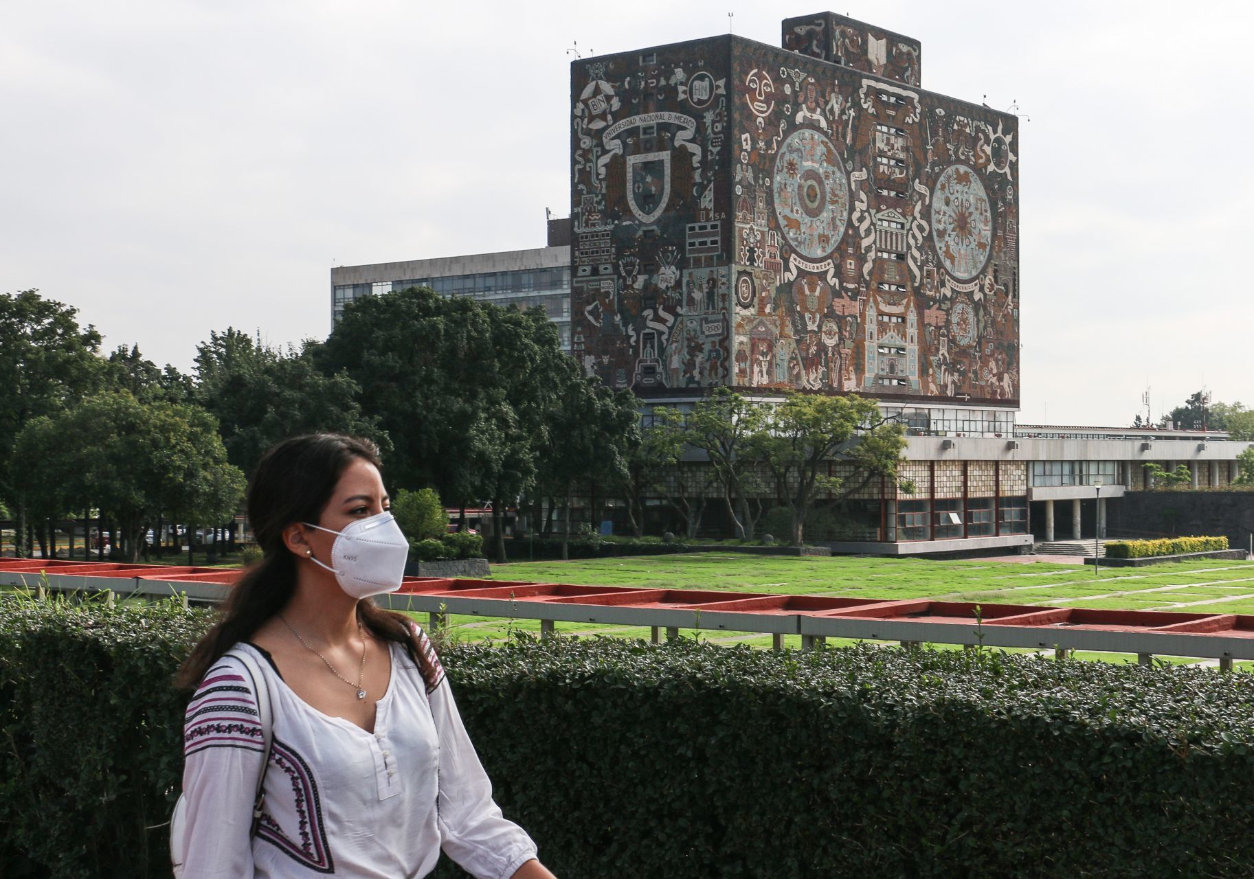 UNAM recomienda continuar el uso de cubrebocas ante un posible repunte de contagios de COVID-19  