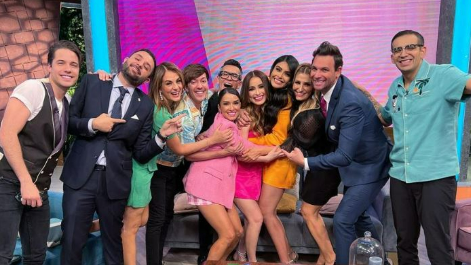 The cast of the morning was surprised live by the earthquake on Monday 19 (Photo: @vengalaalegriatva/Instagram)