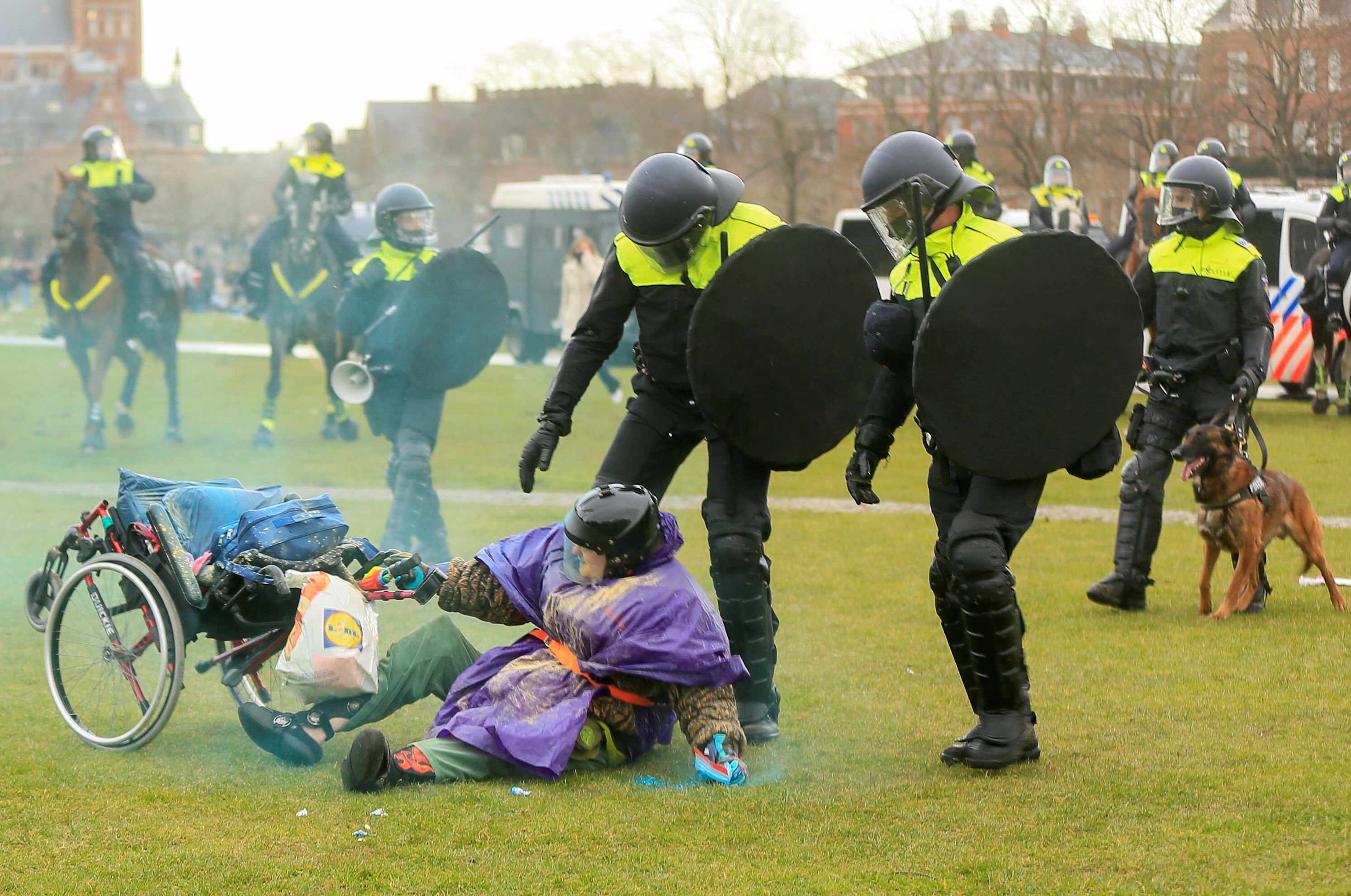 Protestas en Ámsterdam. REUTERS/Eva Plevier