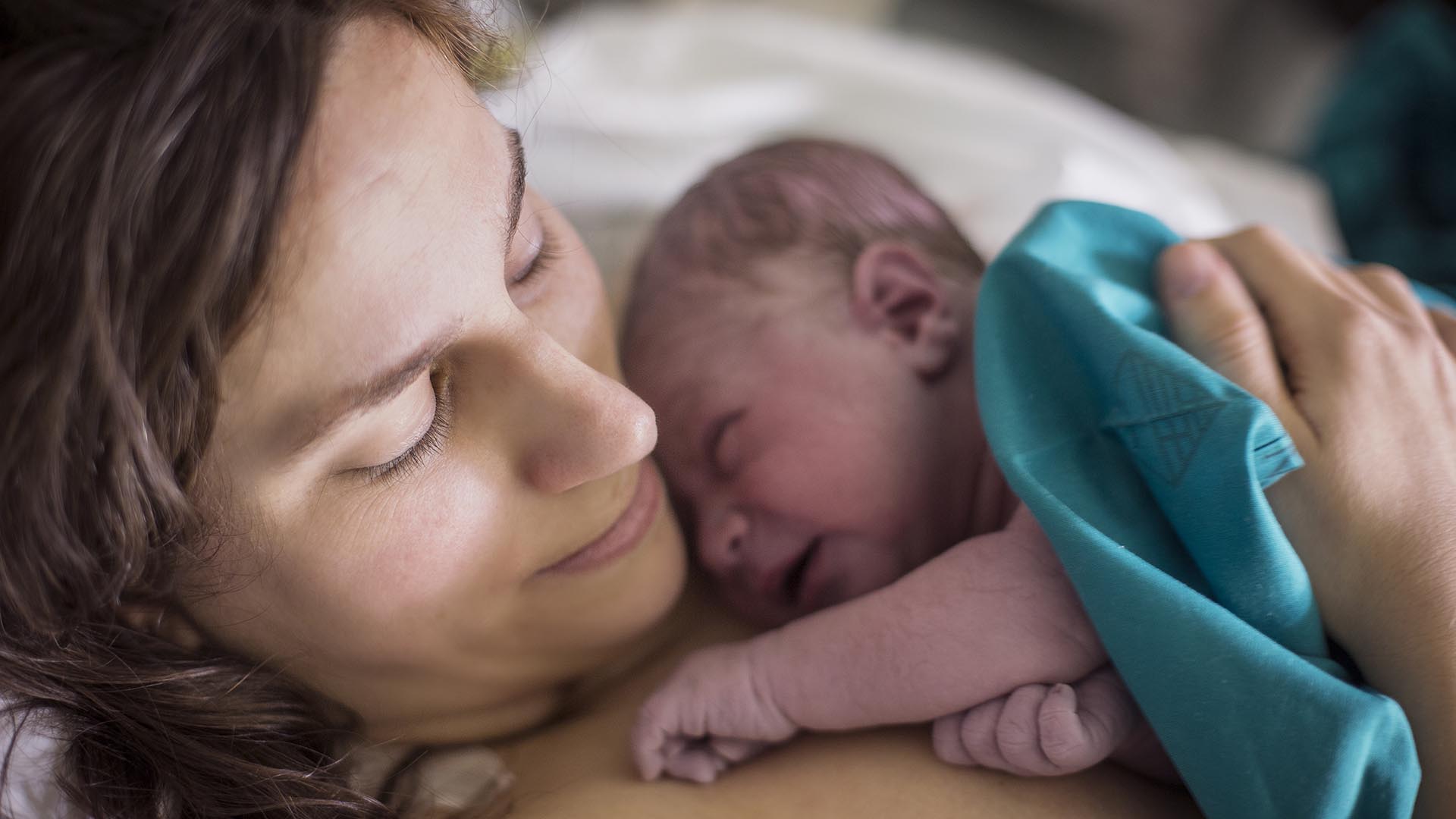Más del 40% de los nacimientos son por cesárea, advirtió el Hospital de Clínicas