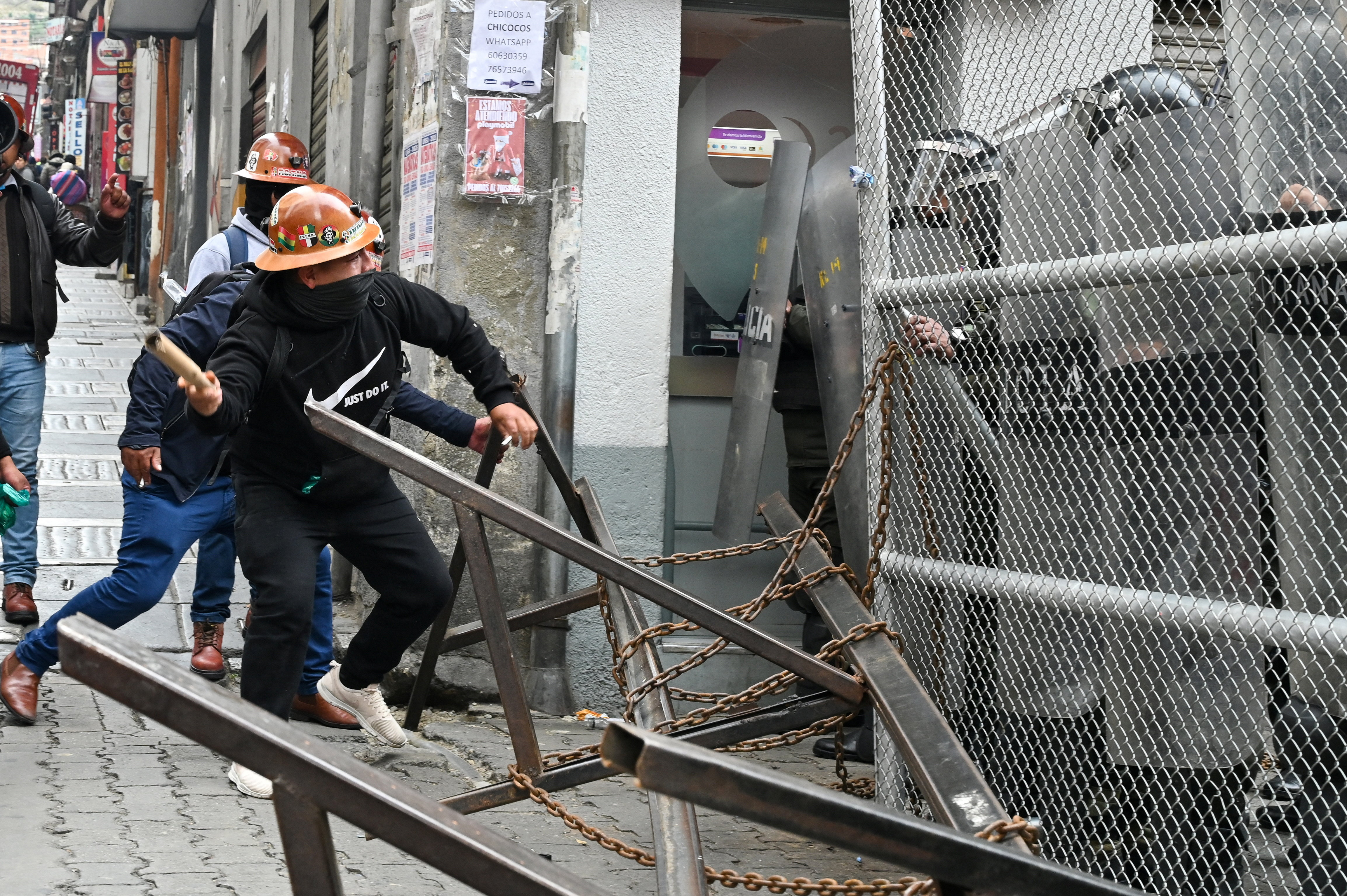 Violencia en Haití: nuevas amenazas del líder criminal Jimmy “Barbecue” paralizan Puerto Príncipe y agudizan la crisis