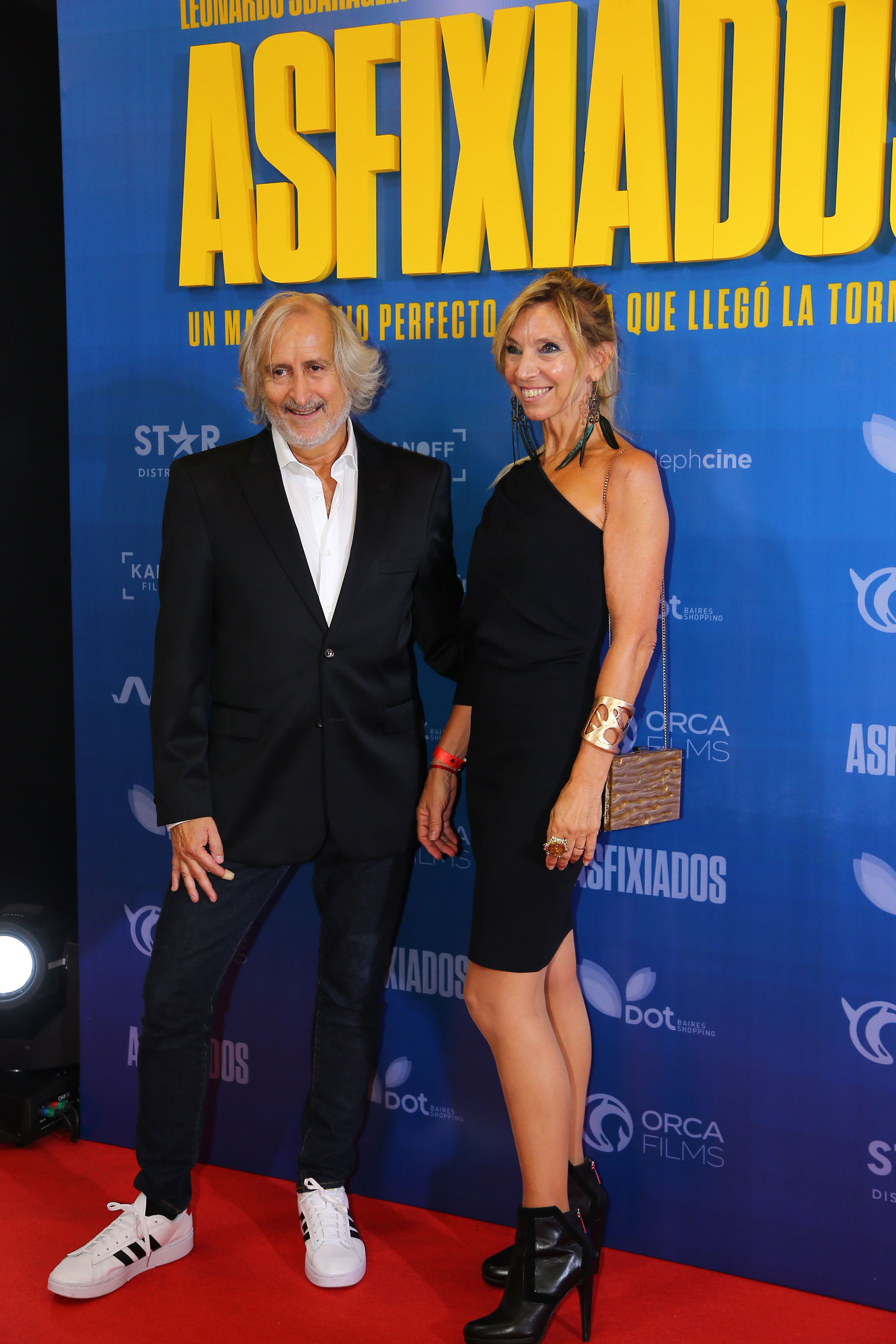 Alex Kahanoff, productor de la película, y su mujer, Fernanda Prece