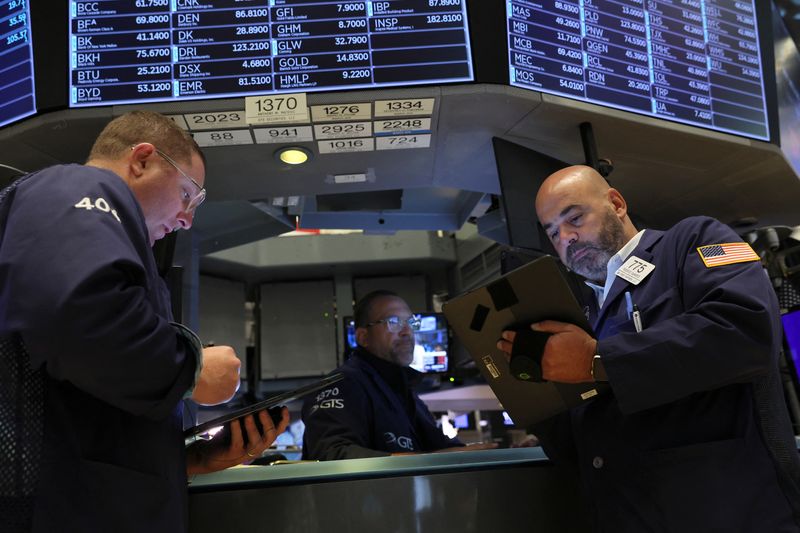 Mercados: los índices de Wall Street pierden hasta 3% y lastran a las acciones y los bonos de Argentina
