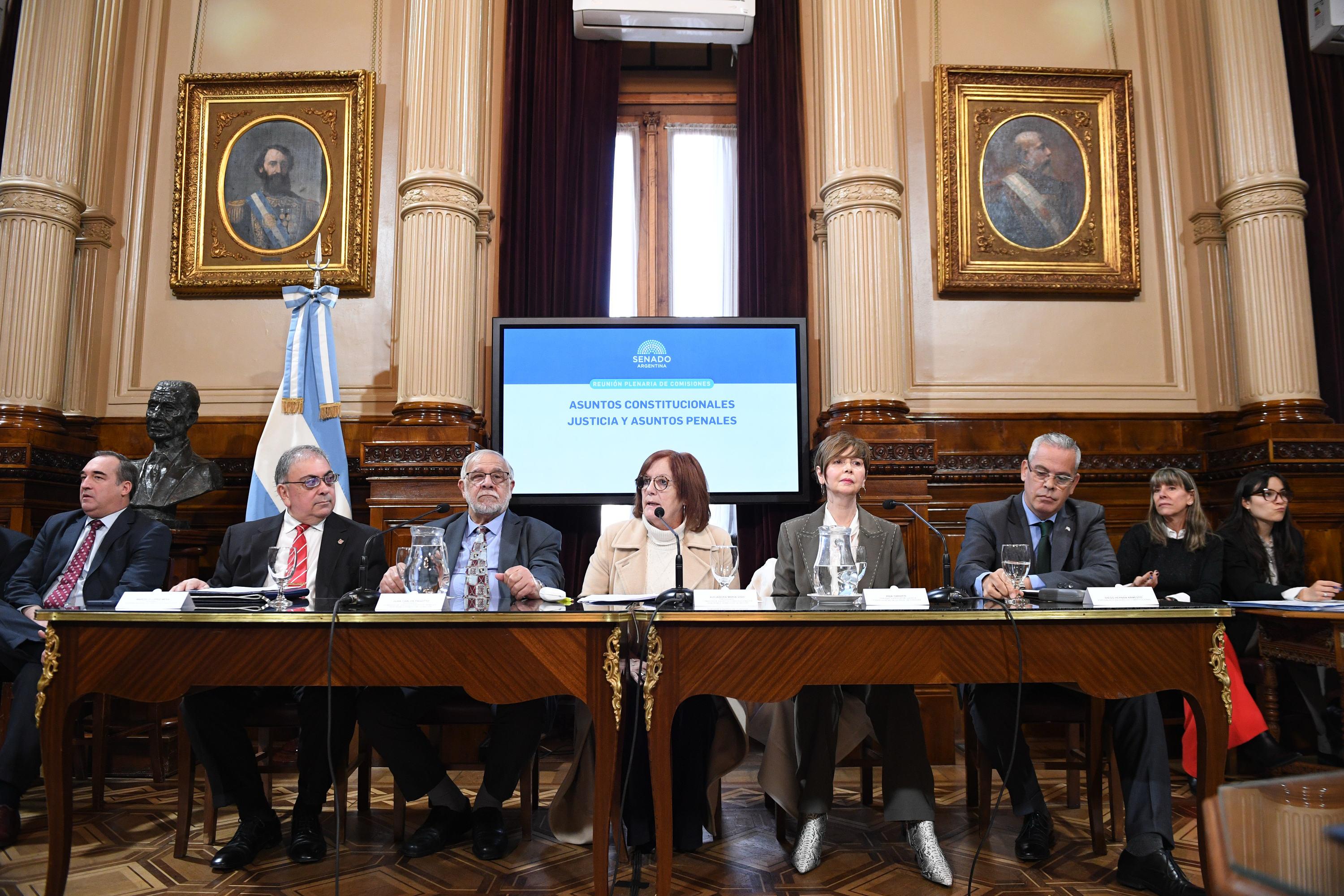Senado: expositores advirtieron sobre un aumento considerable de los integrantes de la Corte Suprema