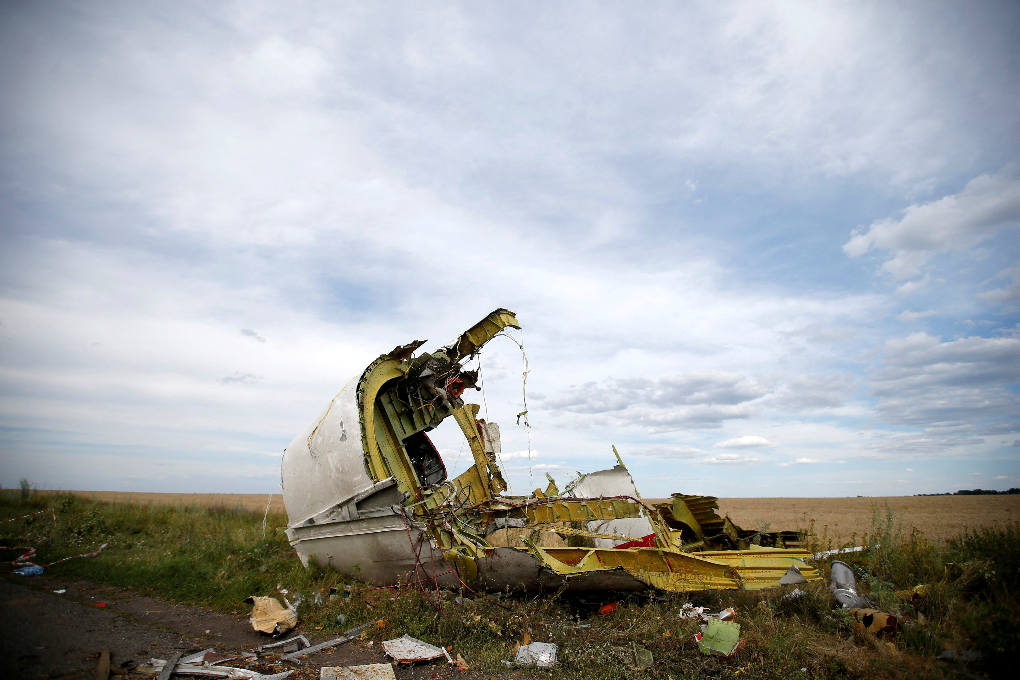 Restos del vuelo derribado en Donetsk (Reuters)