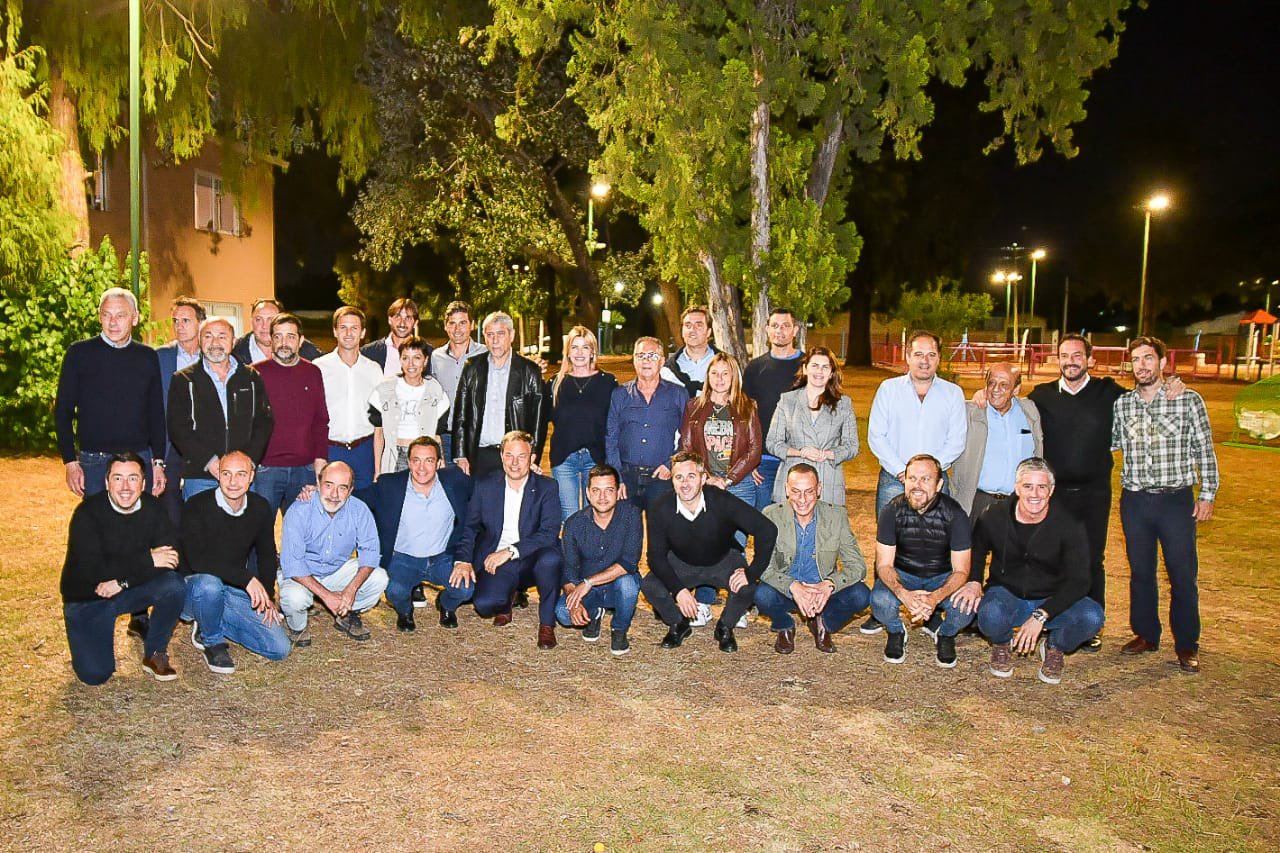 Los intendentes que se reunieron en Ituzaingó. Algunos ya hablan d ela conformación de una liga