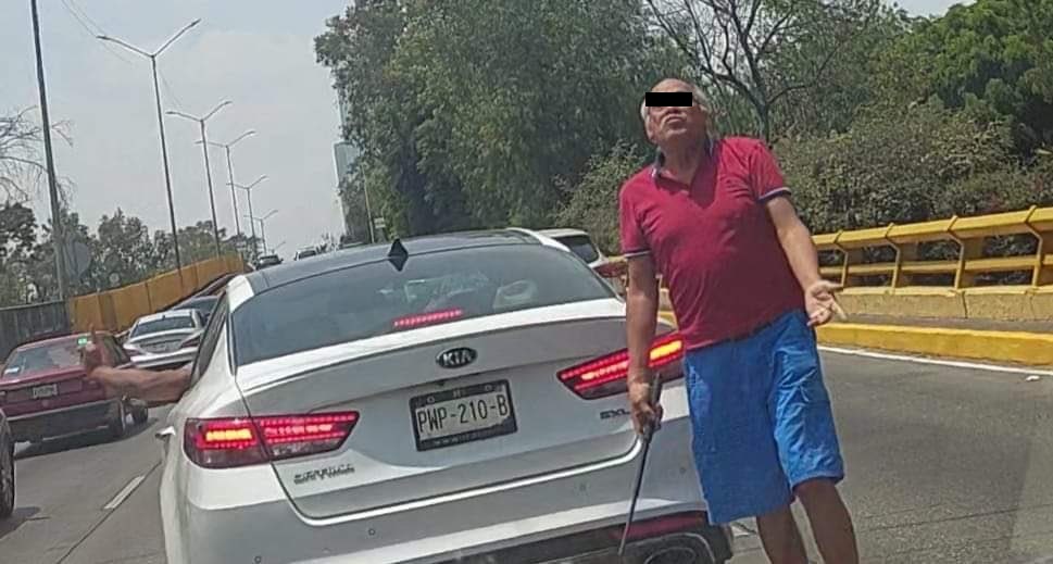 Subject fell who got out of his car to assault family in Churubusco