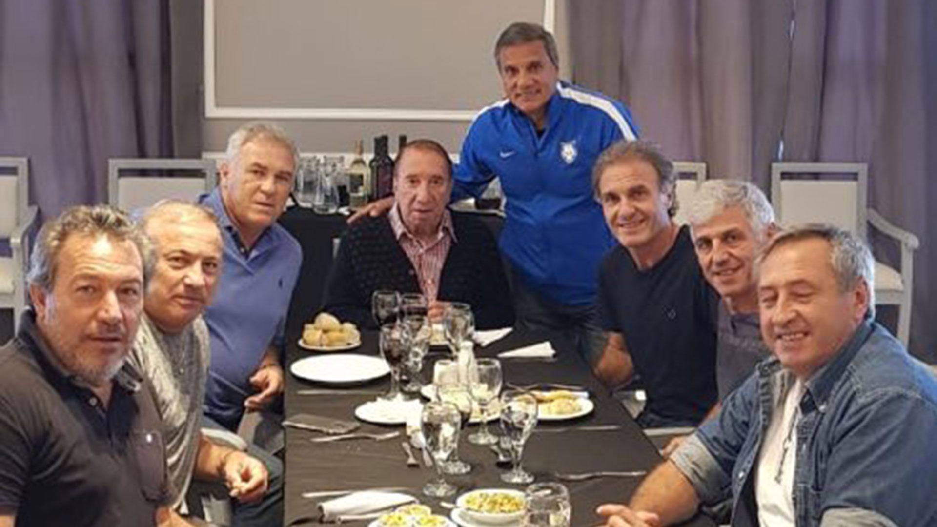 Carlos Bilardo Reapareció Después De Un Año Y Medio La Foto Que Alegró Al Fútbol Argentino 6174