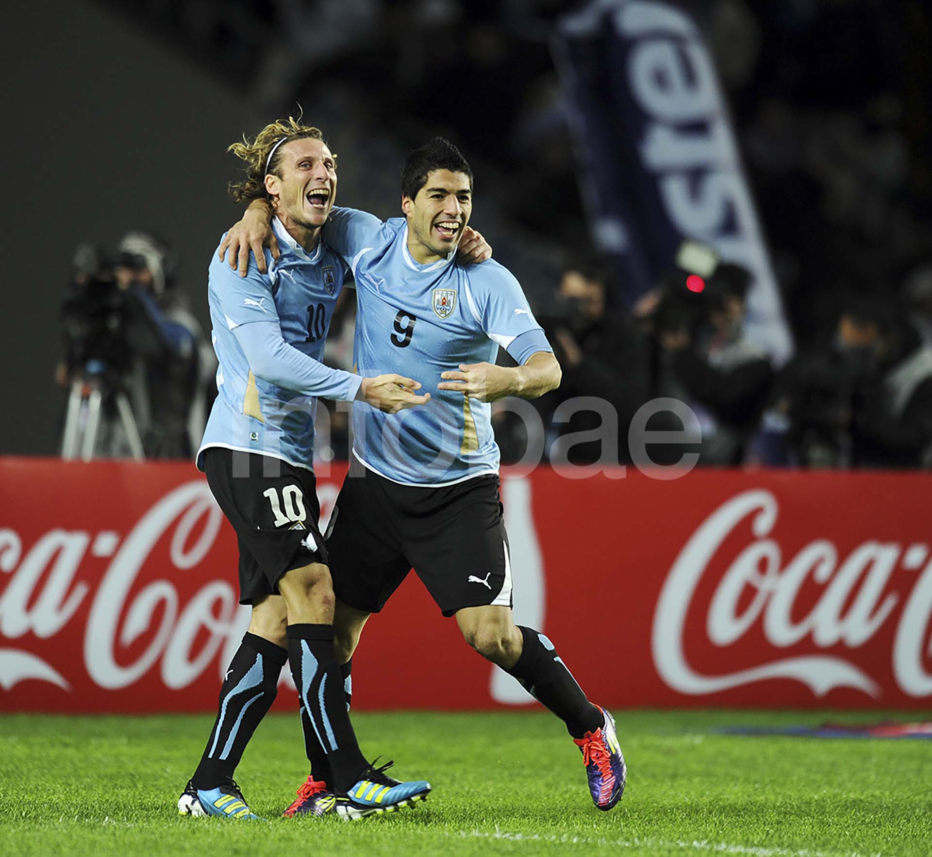 Diego Forlán y Luis Suárez fueron dos de las figuras de la selección de Uruguay que llegó hasta las semifinales en Sudáfrica 2010