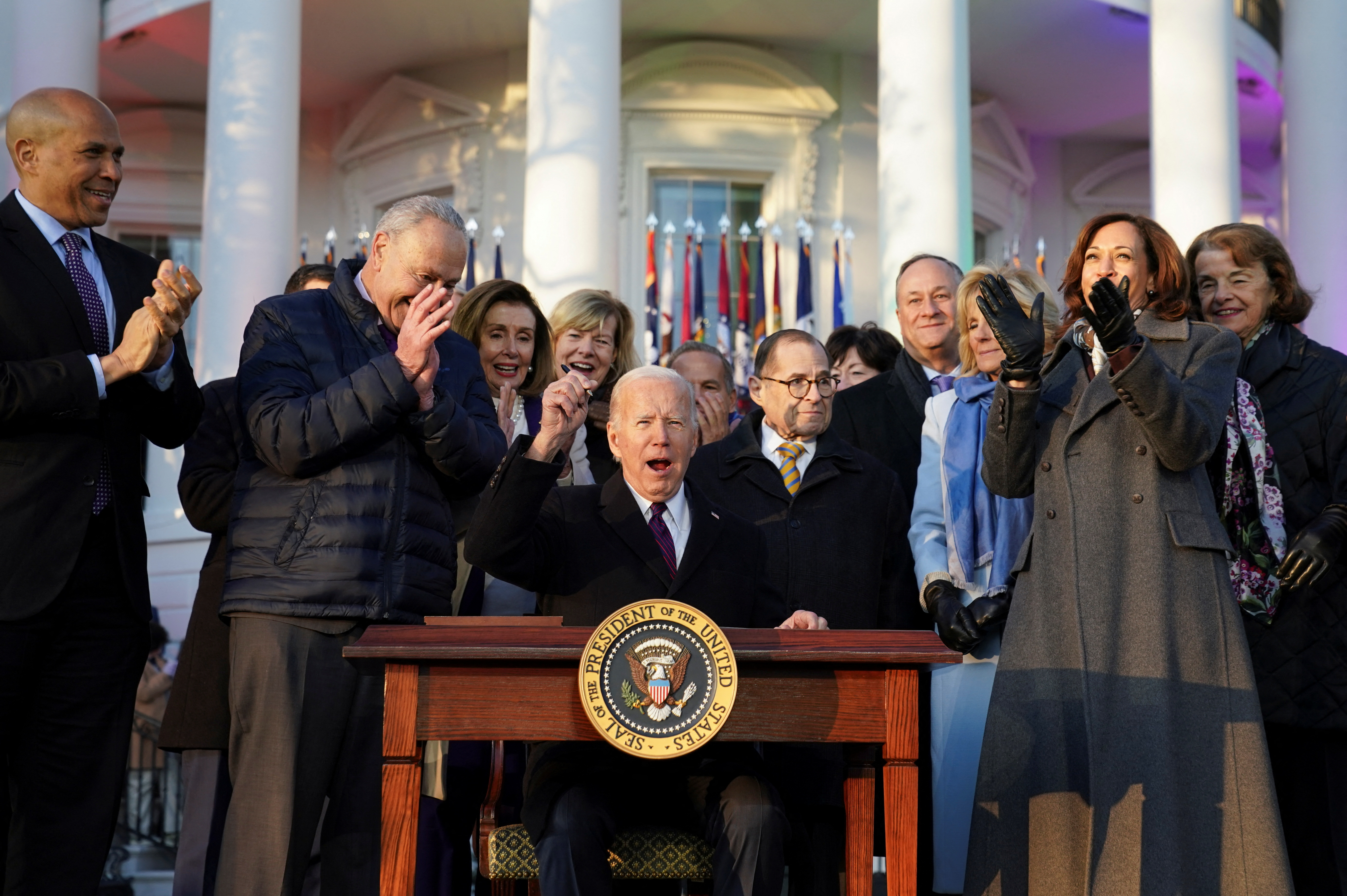 Joe Biden firmó la ley que protege el matrimonio homosexual en Estados Unidos