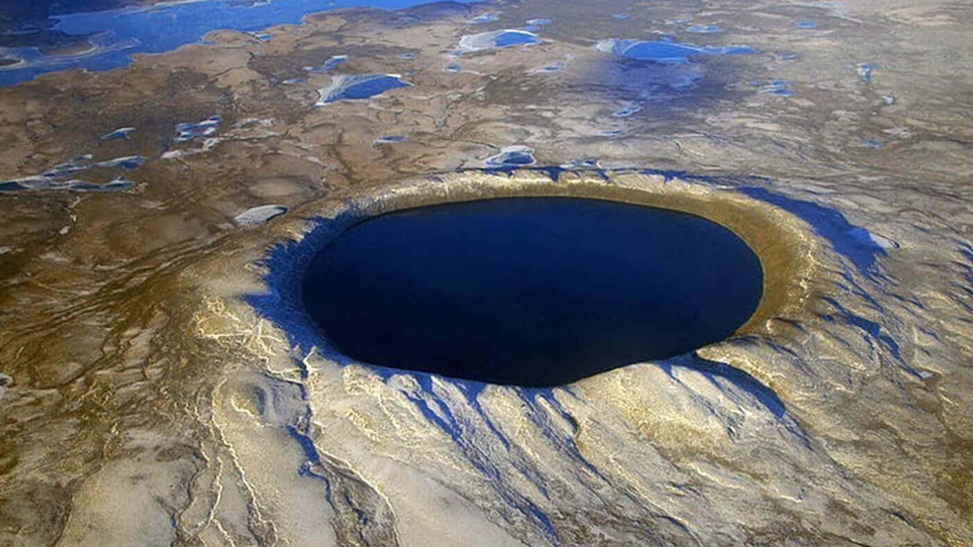 El cráter circular es perfecto, formado por la caída de un meteorito que tuvo lugar en la tierra hace más de un millón de años (Foto: oficina de Turismo de la ciudad de Quebec)