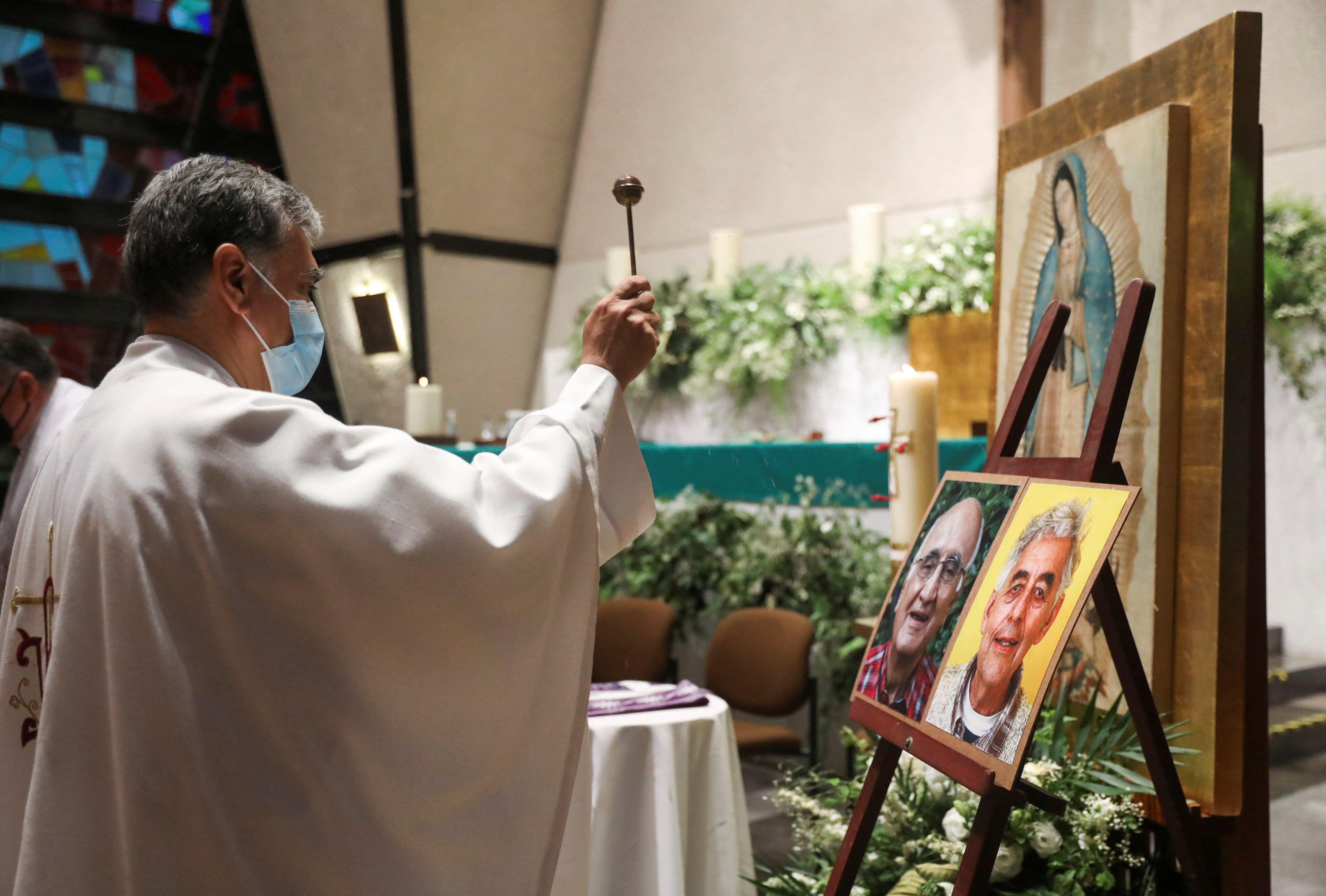 La Compañía de Jesús exigió la pronta localización de los cuerpos de Javier Campos y Joaquín Mora. (Foto: REUTERS/Edgard Garrido)