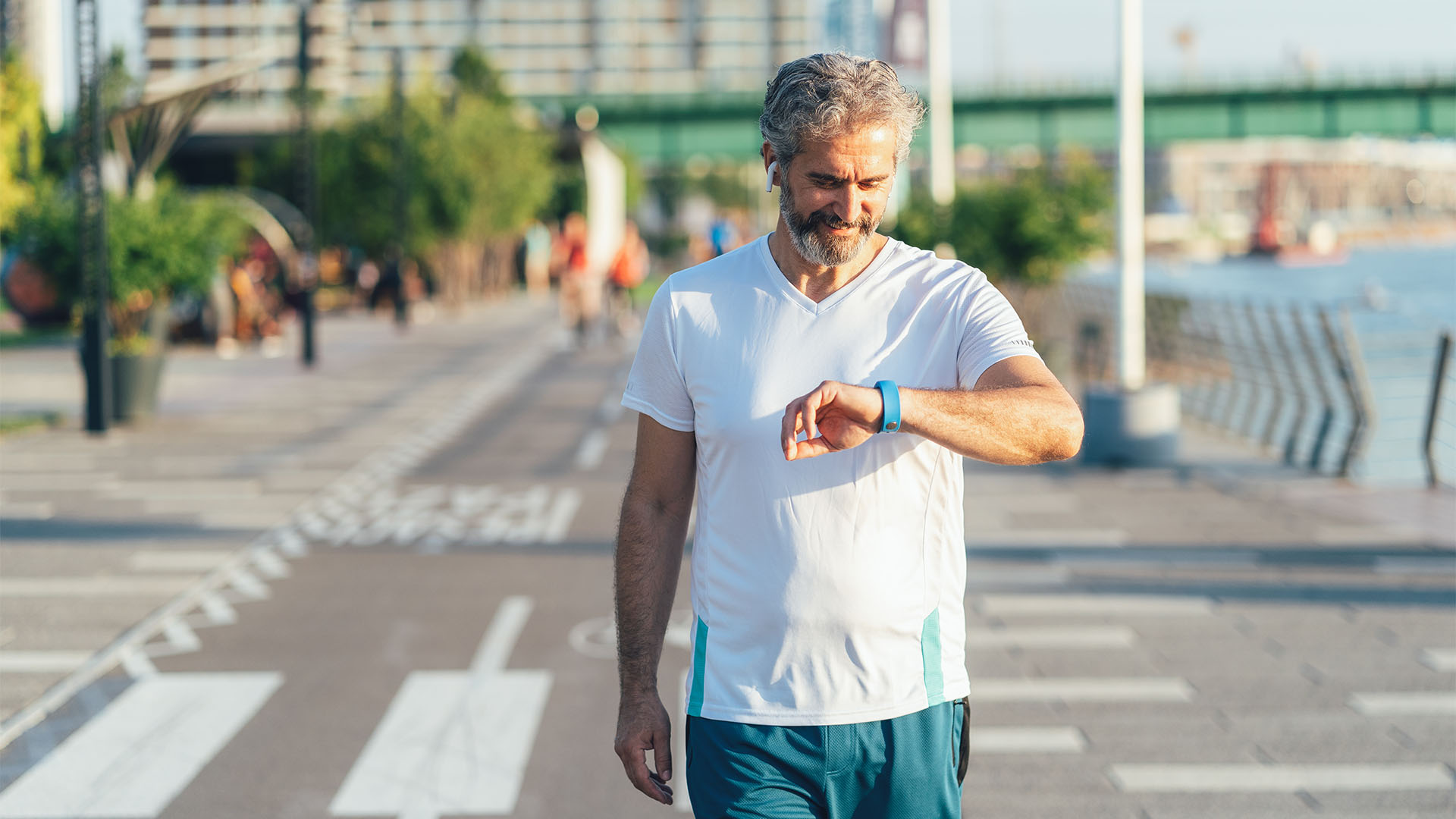 Los adultos que realizan 150 minutos o más de actividad física de moderada a vigorosa (o 75 minutos de actividad intensa) por semana pueden experimentar beneficios de salud similares (Getty)