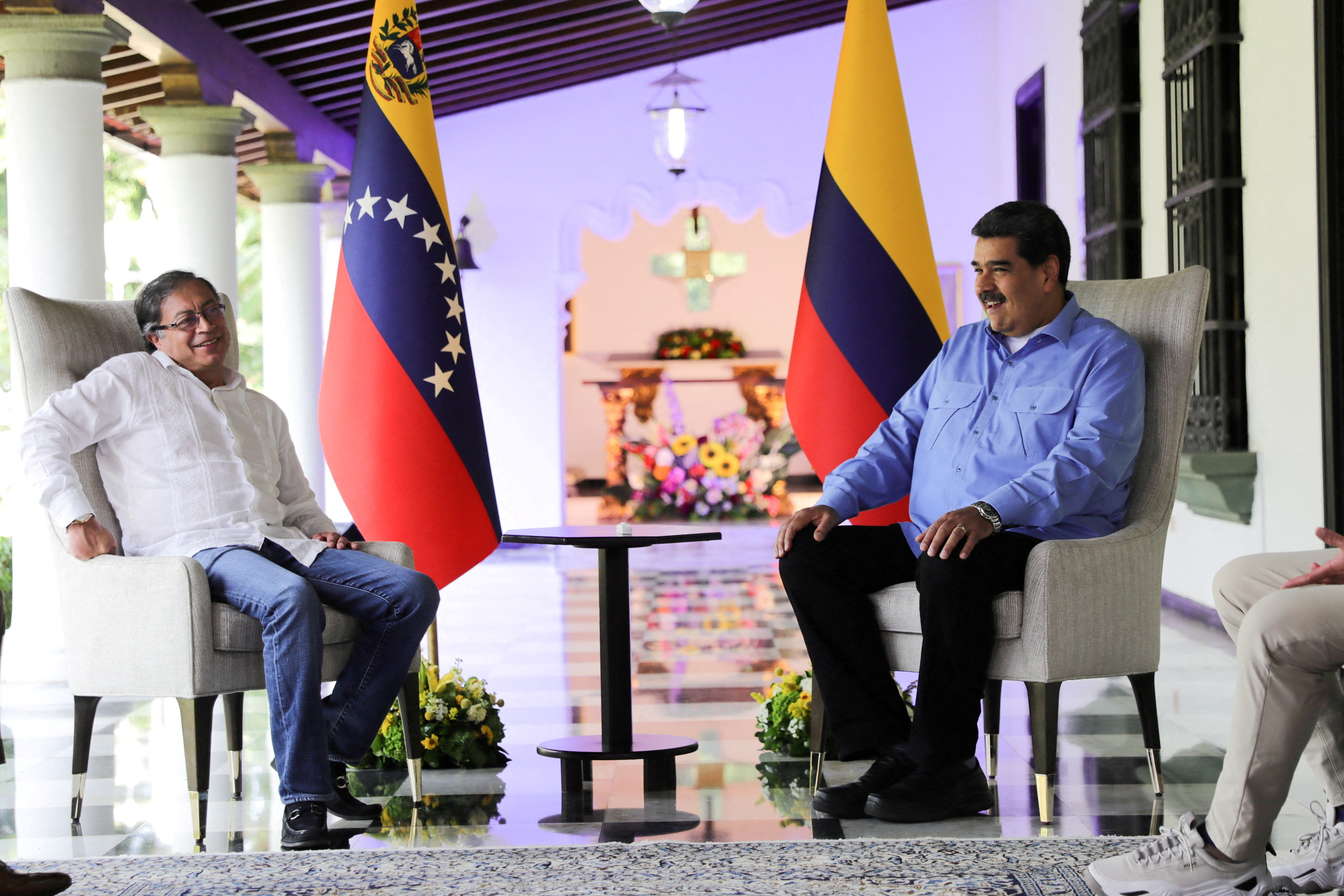 El presidente de Colombia, Gustavo Petro, y su homólogo venezolano, Nicolás Maduro, se reencontraron en Caracas este 23 de marzo de 2023 (Marcelo Garcia/REUTERS)