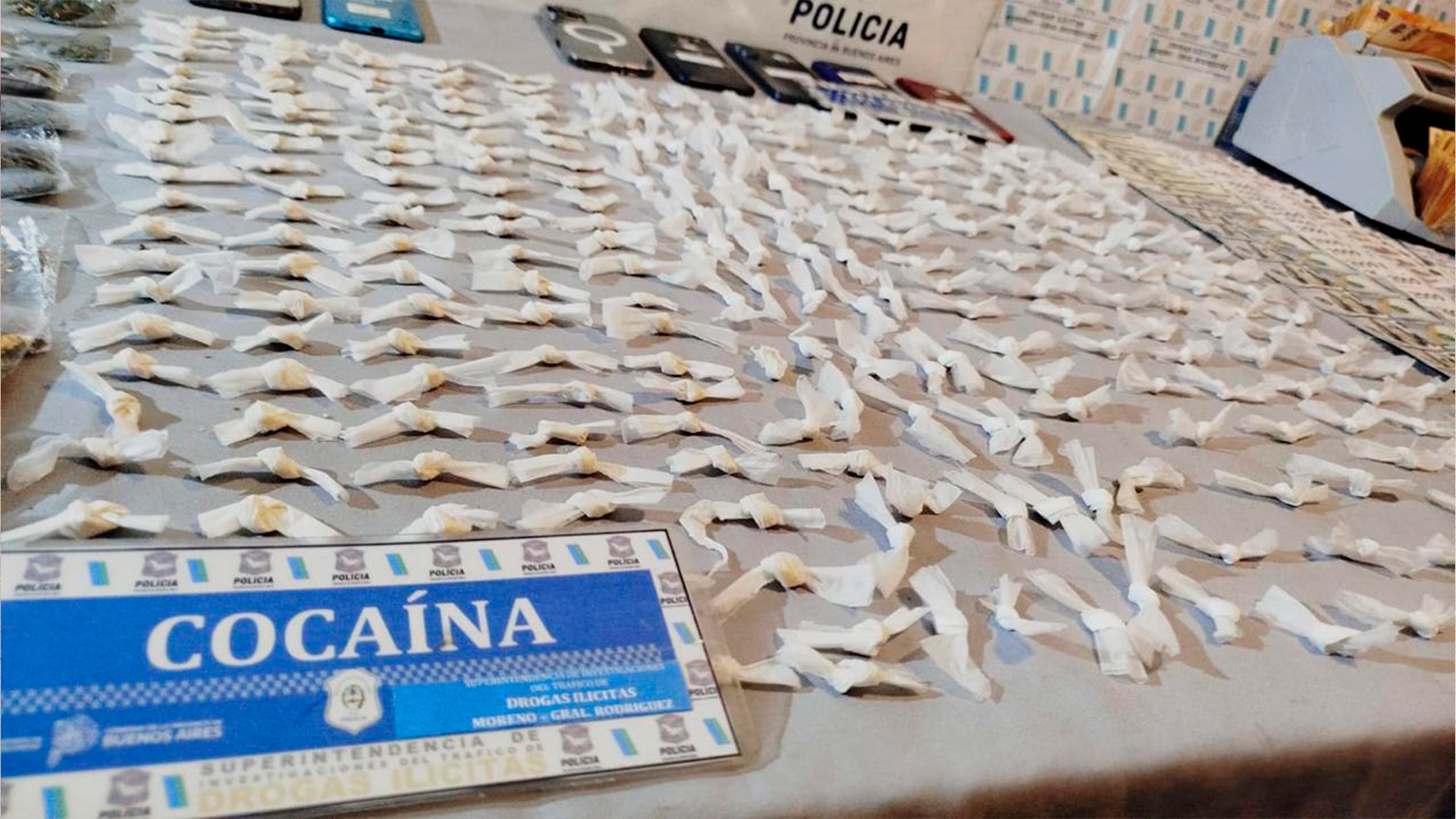 Trasladaban USD 200 mil sin declarar en un micro que viajaba de Jujuy a Buenos Aires y demoraron a todos los pasajeros