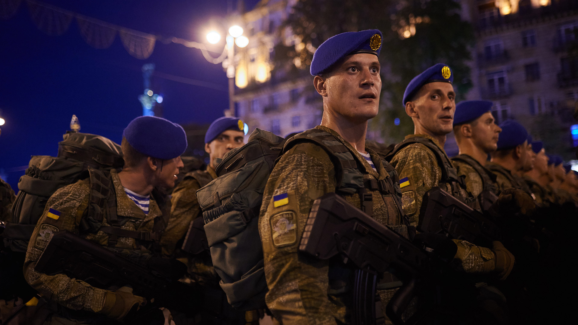 Soldados ucranianos desfilando en Kiev (Photo by Vitaliy Holovin/Corbis via Getty images)