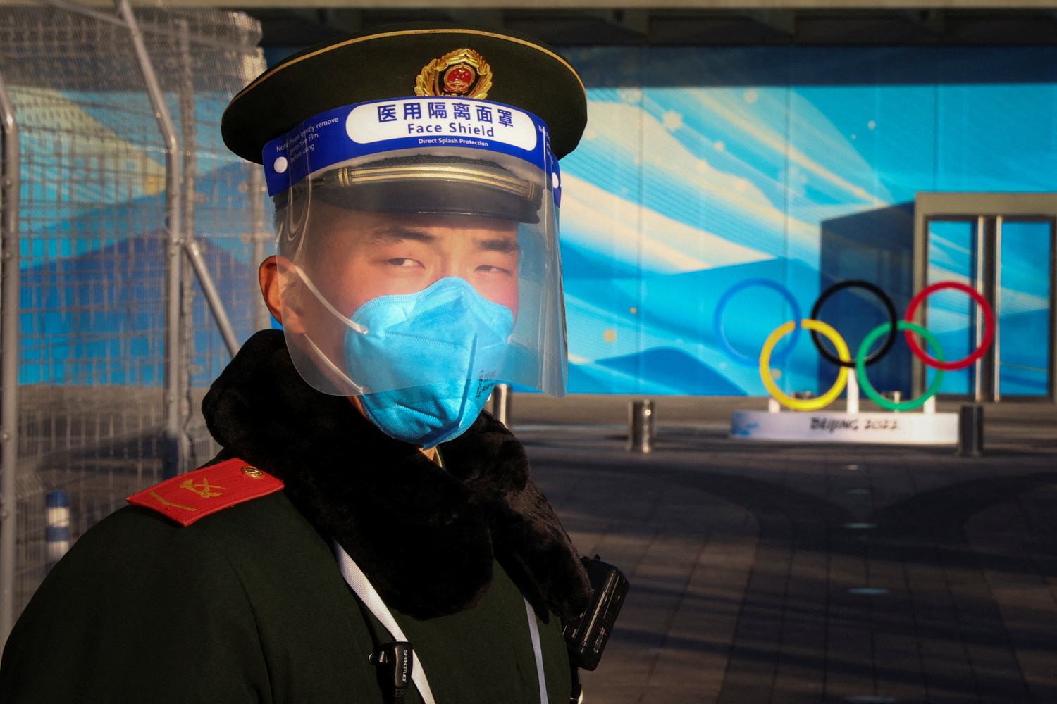 “No debe haber expectativas de seguridad o privacidad de datos mientras se opera en China” (REUTERS/Thomas Peter)