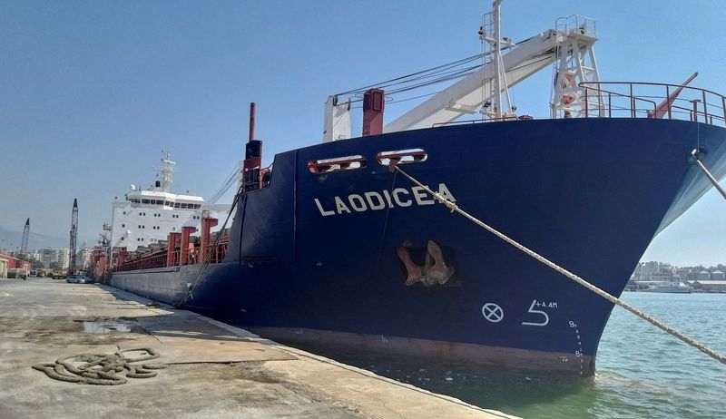FOTO DE ARCHIVO. Una vista muestra el barco "Laodicea" atracado en el puerto de Trípoli, en el norte de Líbano. 29 de julio de 2022. REUTERS/Walid Saleh
