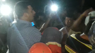 Luego de pasar varias horas sin servicio y cansados de la precariedad en su calidad de vida, los ciudadanos salieron tocando cacerolas y gritando consignas en rechazo a la dictadura