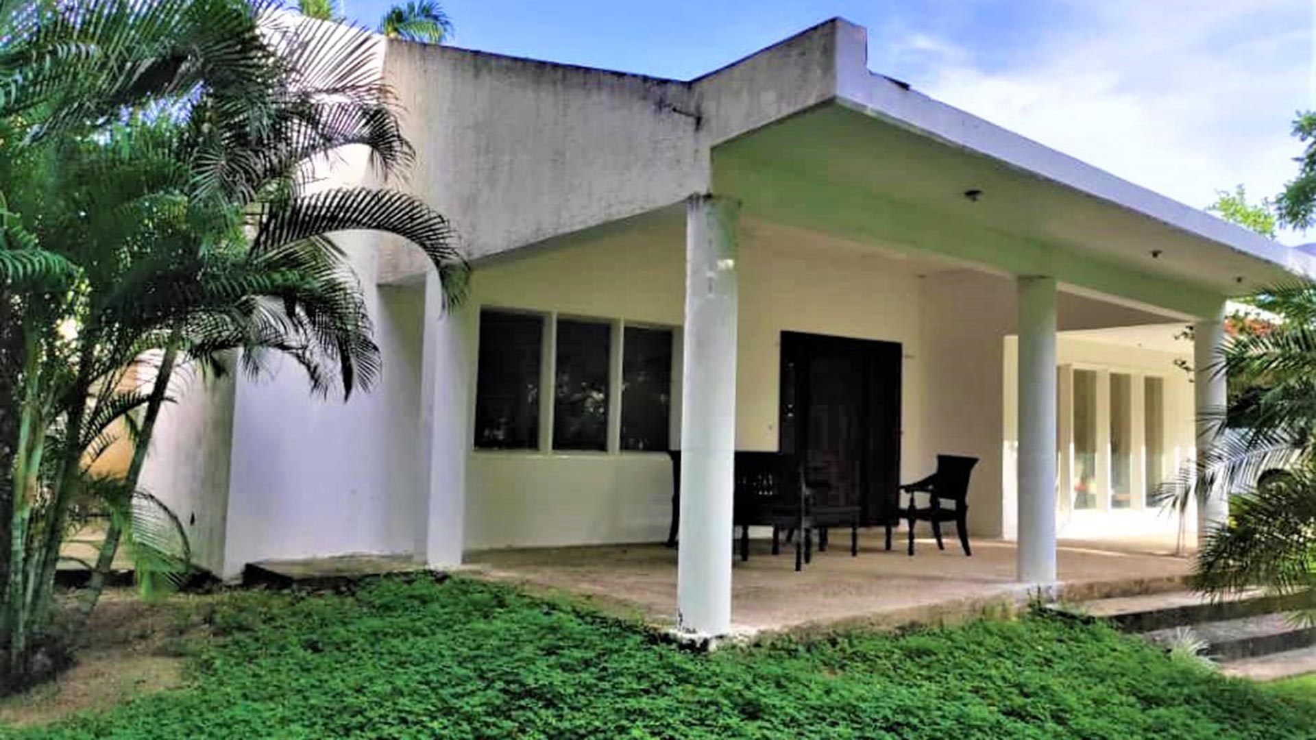 La espectacular residencia  ubicada en la calle Boca de Guerra, municipio Biruaca, diagonal al motel El Bosque, en el estado Apure