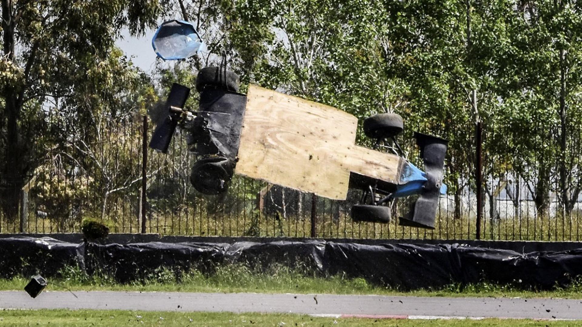 Tragedia en Mendoza: un auto arrolló a dos menores de edad y mató a uno de ellos