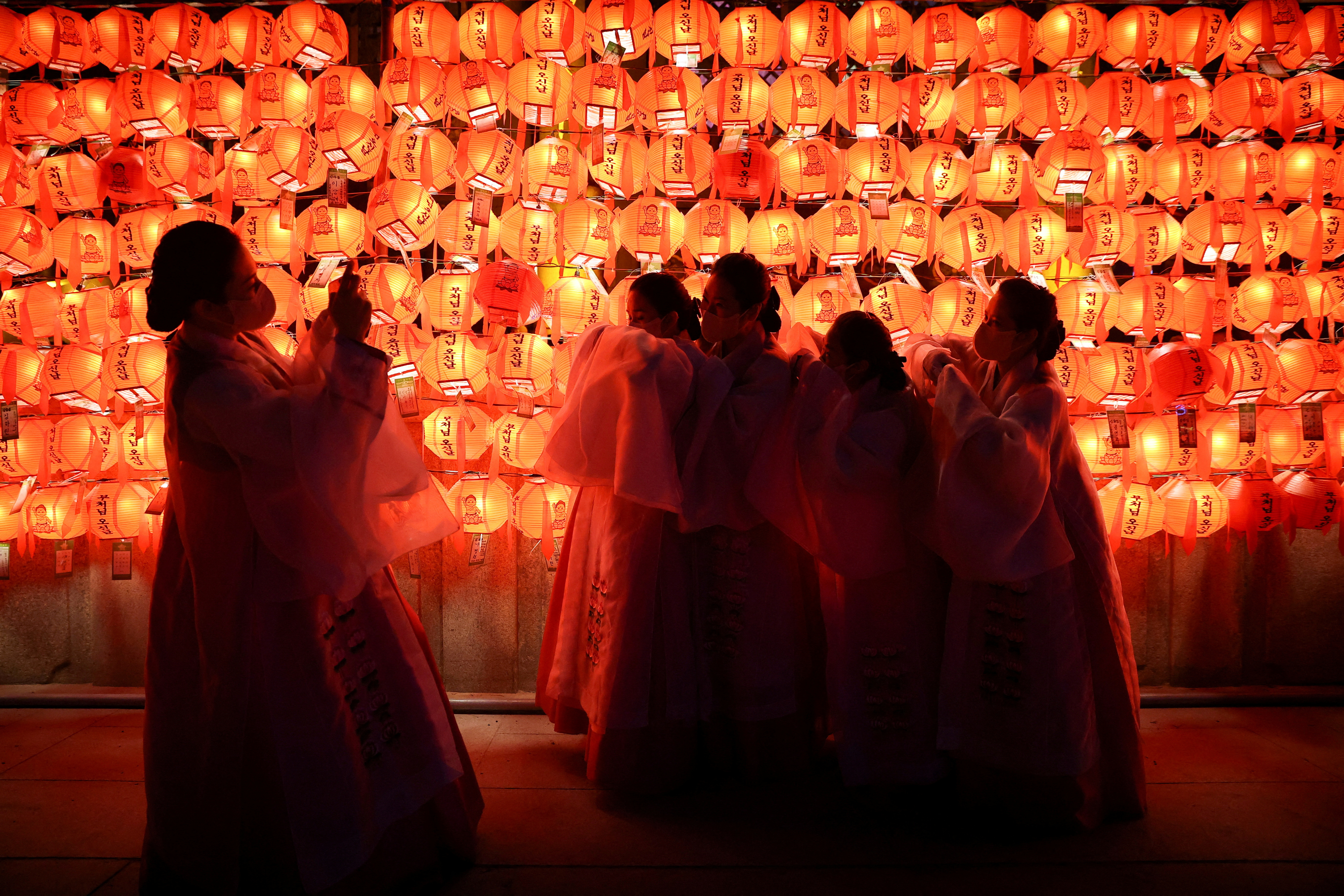 Seúl, capital de Corea del Sur, recibió el 2023 con sus tradicionales festejos (REUTERS)