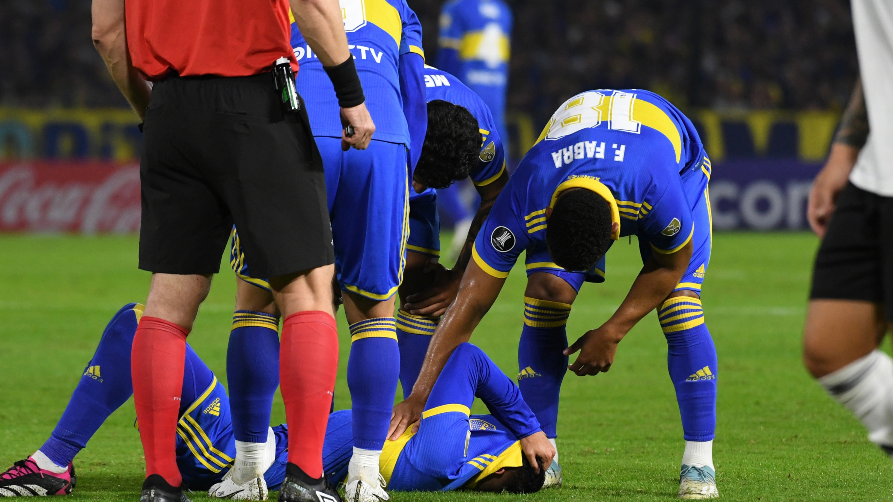 Preocupación en Boca: el momento de la lesión de Luca Langoni, que sólo pudo jugar 12 minutos ante Colo Colo