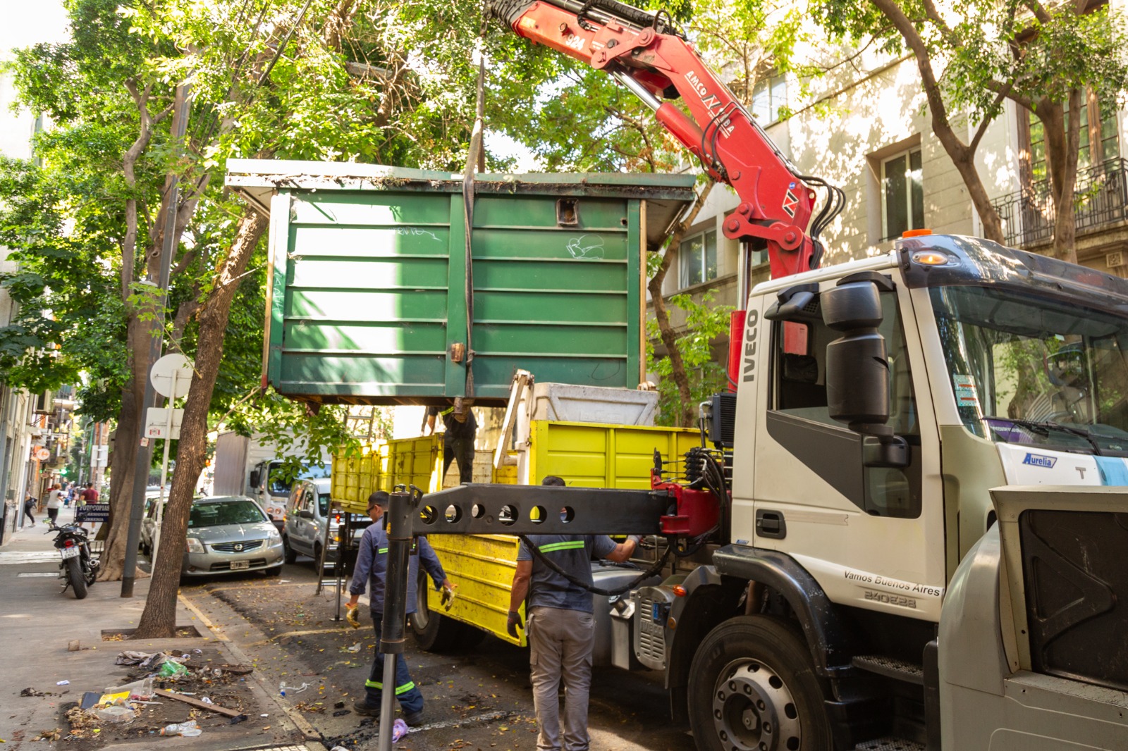 Impresionante incendio de un camión en plena autopista Buenos Aires-La Plata