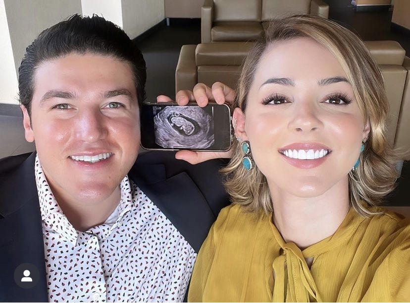 El gobernador de Nuevo León y su esposa anunciaron a través de su cuenta de Instagram que están en la espera de la llegada de su primer bebé (Foto: Instagram / @marianardzcantu)