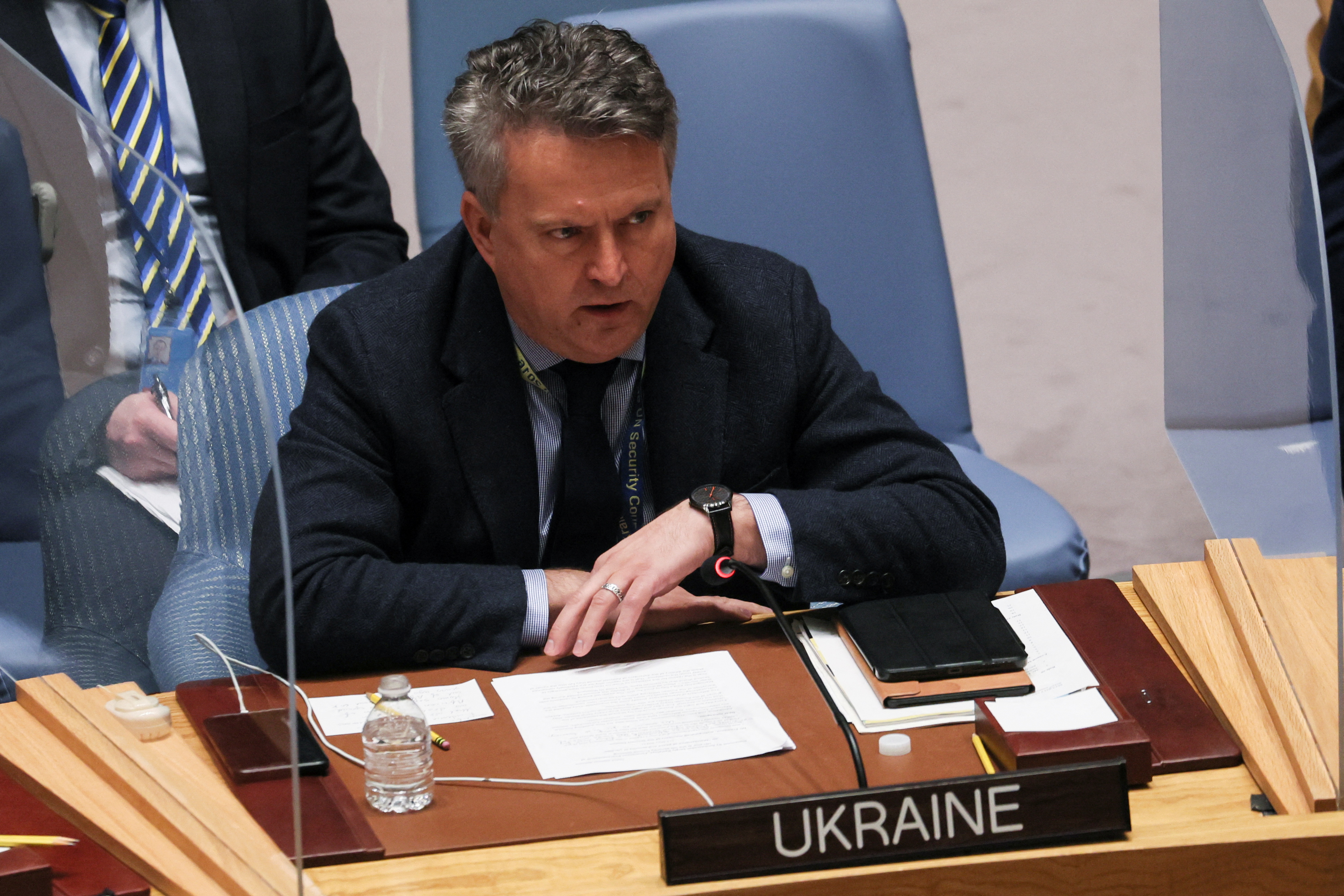 FOTO DE ARCHIVO: El embajador de Ucrania ante las Naciones Unidas, Sergiy Kyslytsya, lee una declaración durante una reunión del Consejo de Seguridad de las Naciones Unidas para discutir la invasión rusa de Ucrania en la sede de la ONU en Nueva York, Estados Unidos, el 12 de mayo de 2022. REUTERS/Mike Segar