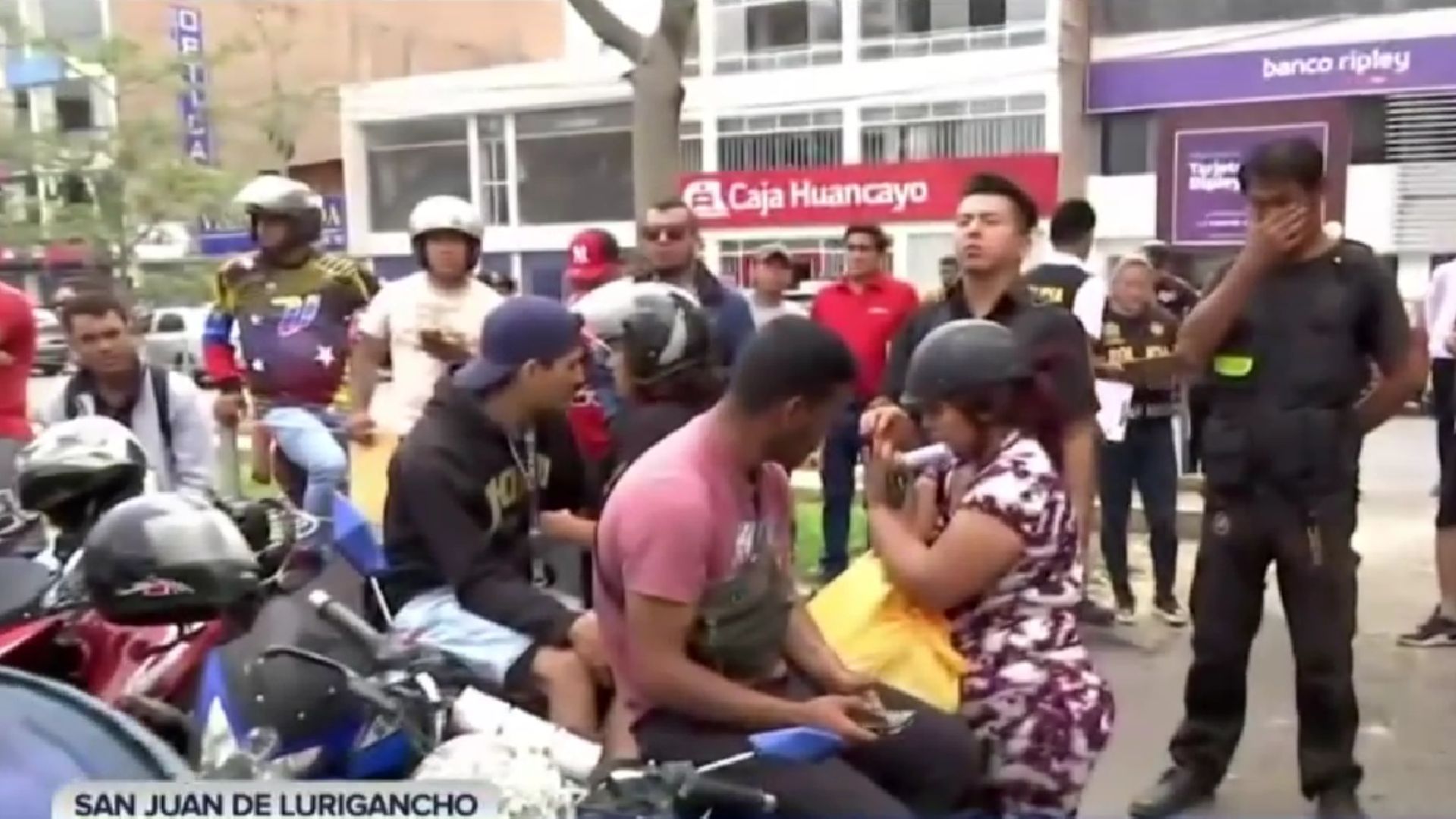 Policía interviene a 33 ciudadanos venezolanos indocumentados que realizan delivery en San Juan Lurigancho