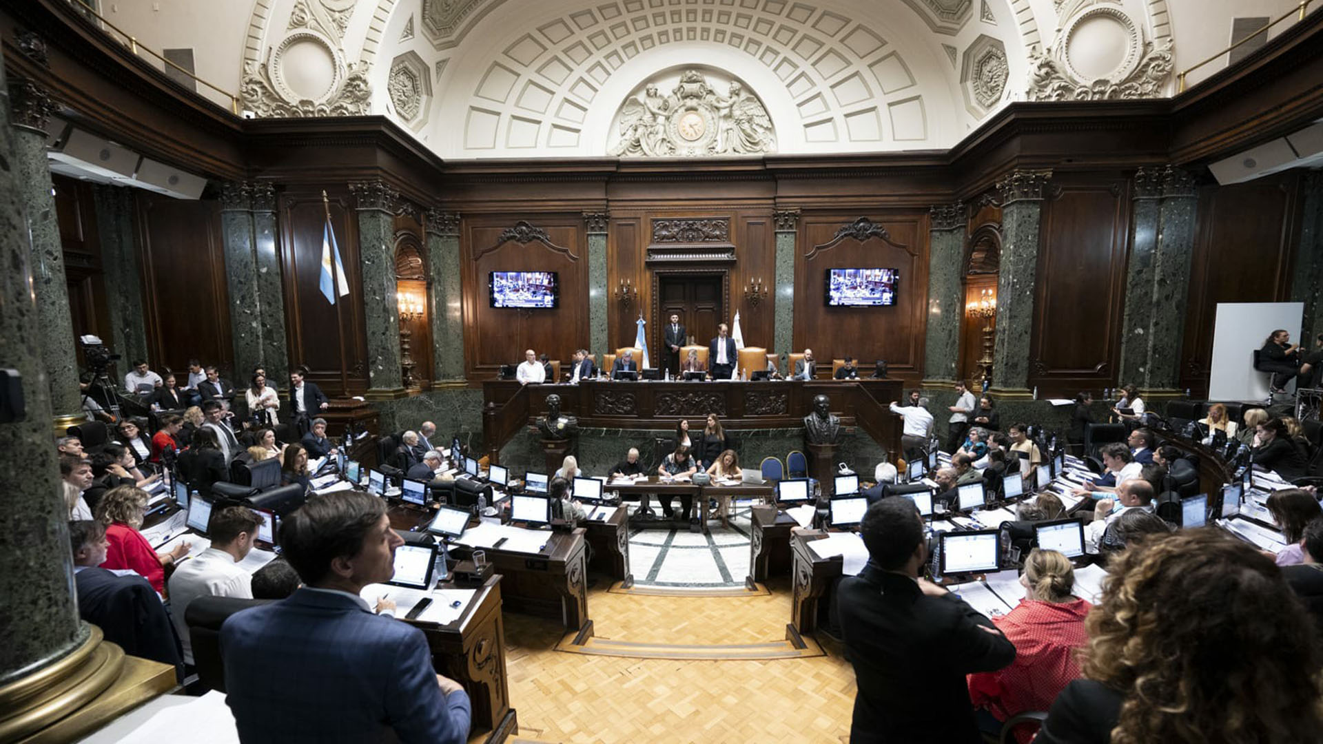 La Legislatura porte&ntilde;a aprob&oacute; los proyectos del RIGI y el RIMI: c&oacute;mo funcionar&aacute;n