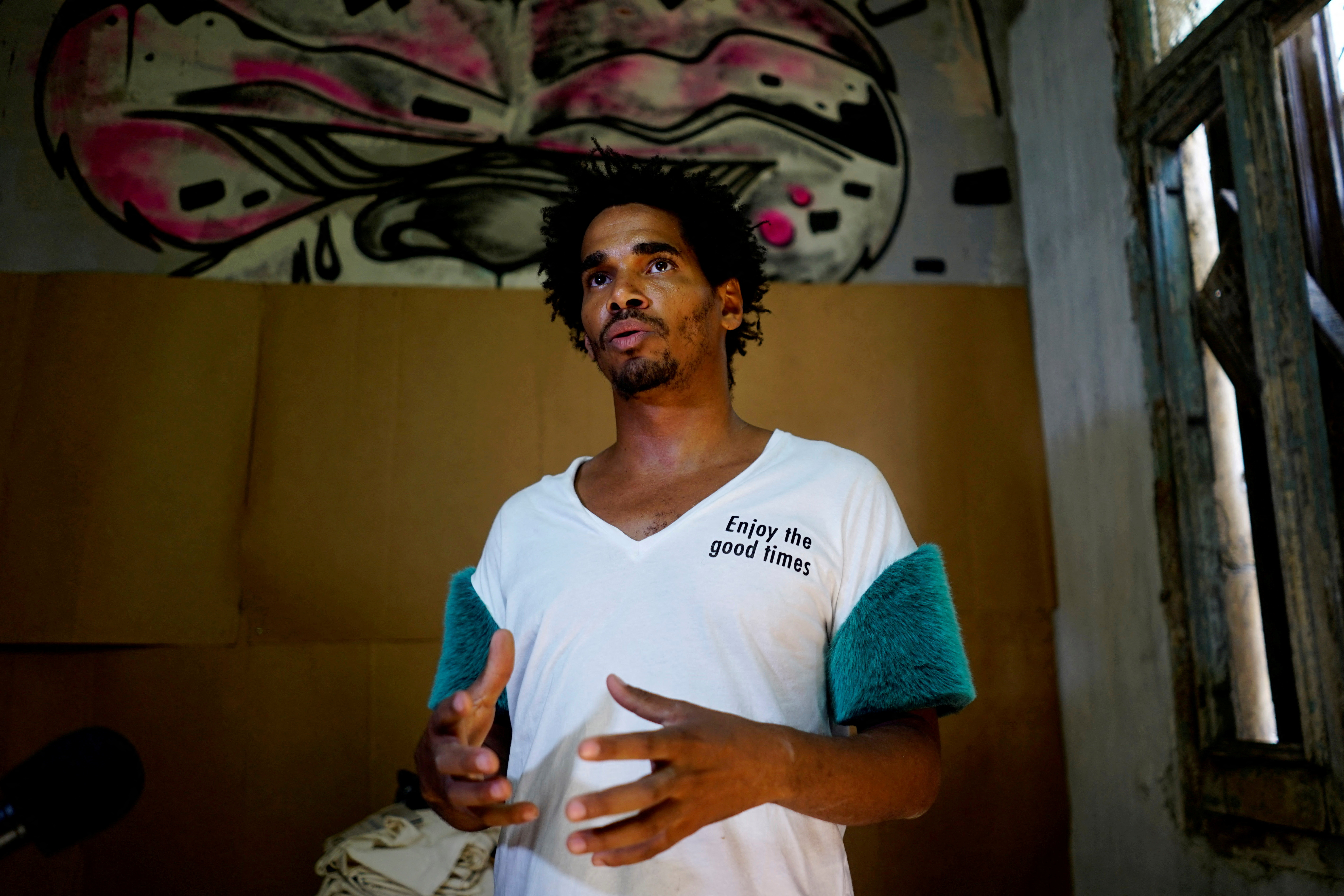 El artista Luis Manuel Otero Alc&aacute;ntara sali&oacute; de Cuba rumbo a EEUU tras cinco a&ntilde;os detenido arbitrariamente por la dictadura