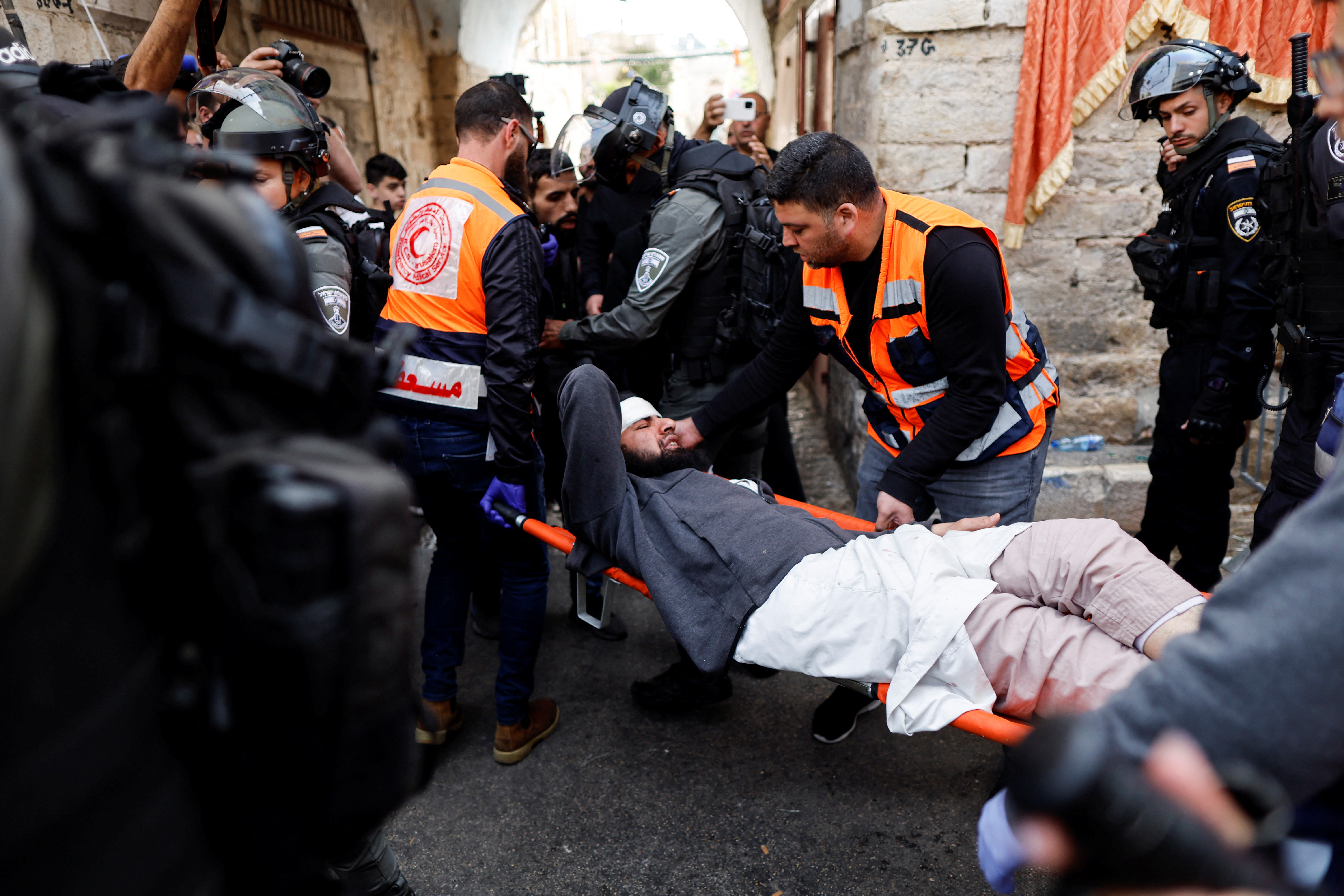 Al menos 5 heridos en nuevos enfrentamientos en la Explanada de las Mezquitas de Jerusalén 