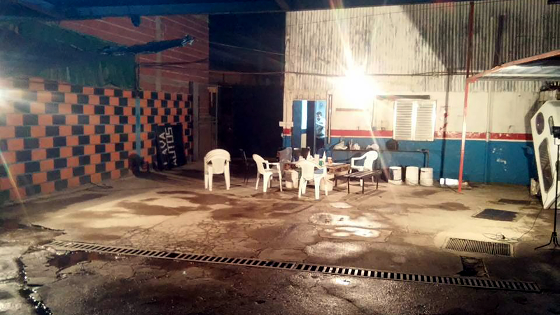 El modo de crecer económicamente para poder instalar un centro estilístico fue con un lavadero artesanal junto a su hermano, Lucas, quién hoy es socio de Franco Lombardo