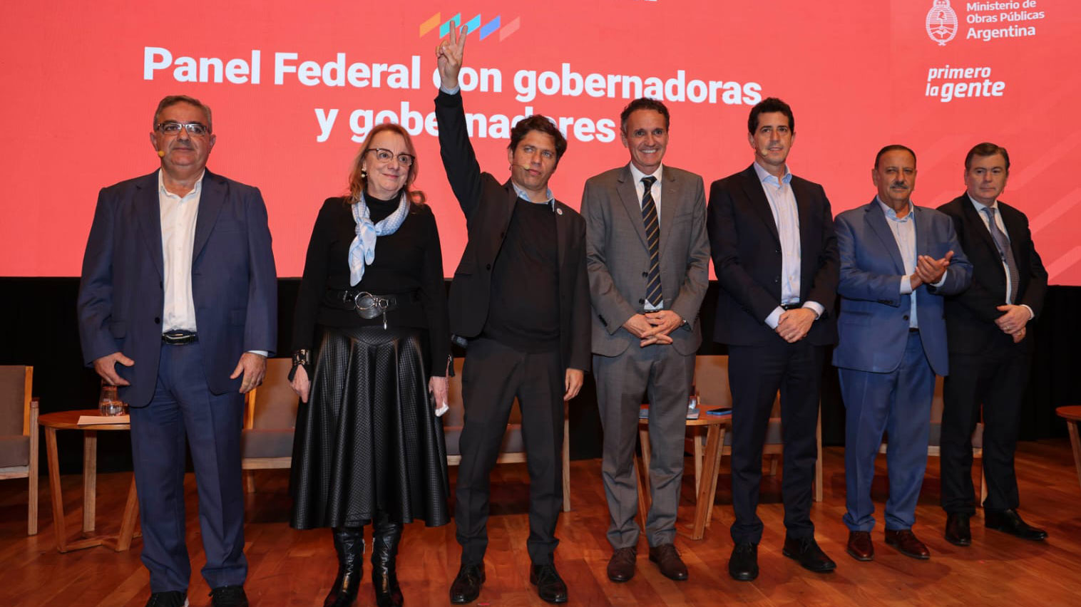 "Wado" De Pedro junto a Gabriel Katopodis y gobernadores del PJ 