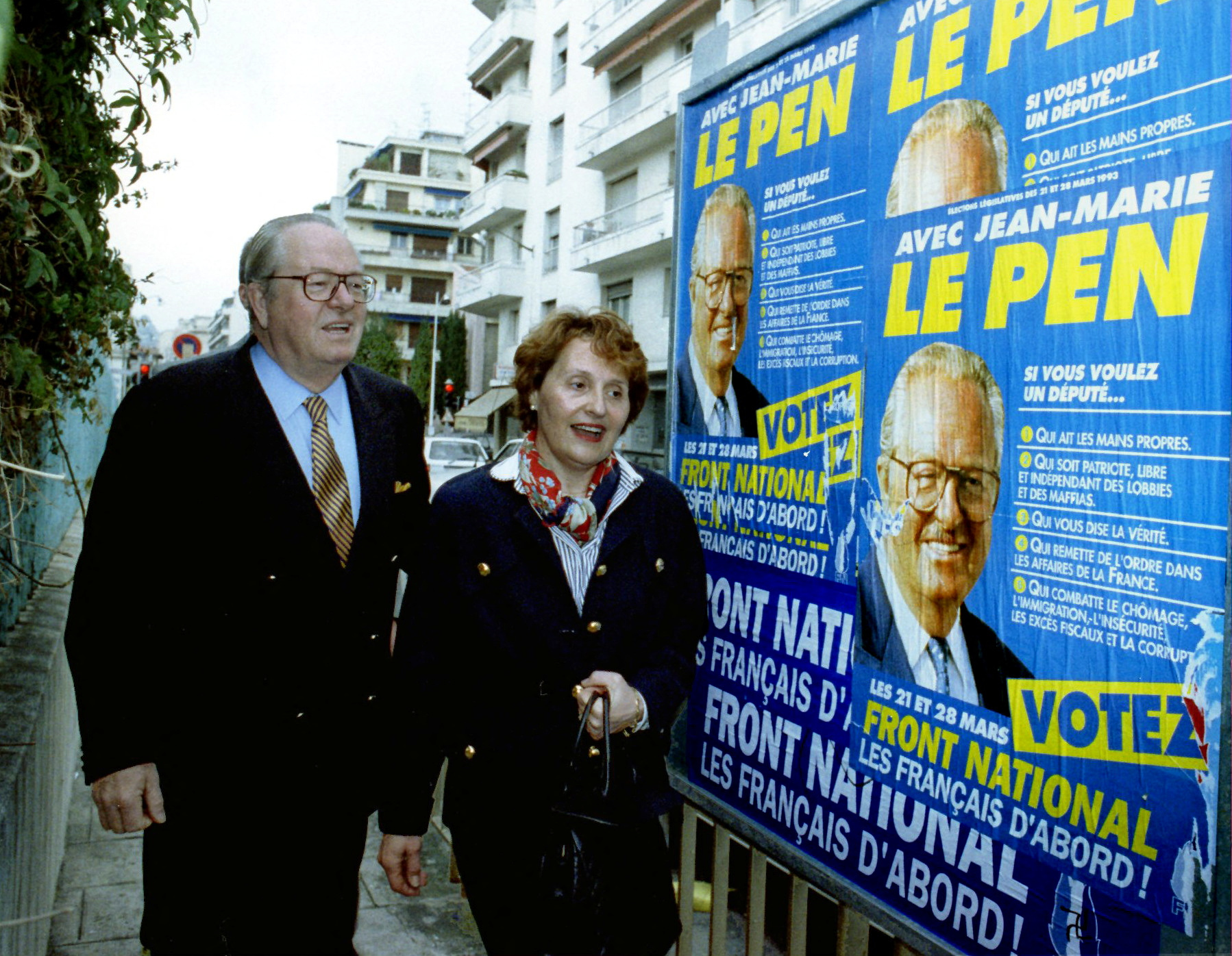 Le Pen aspiró a la presidencia cinco veces y fue el diputado más jóven de Francia (REUTERS)