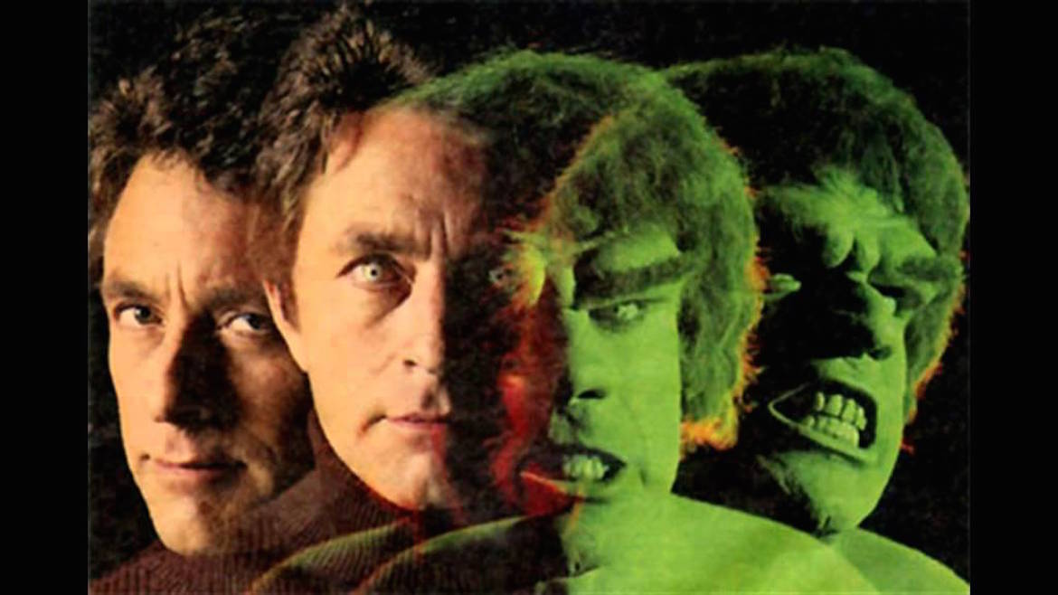dr.  Banner (Bill Bixby) se transforma en Hulk (Lou Ferrigno)