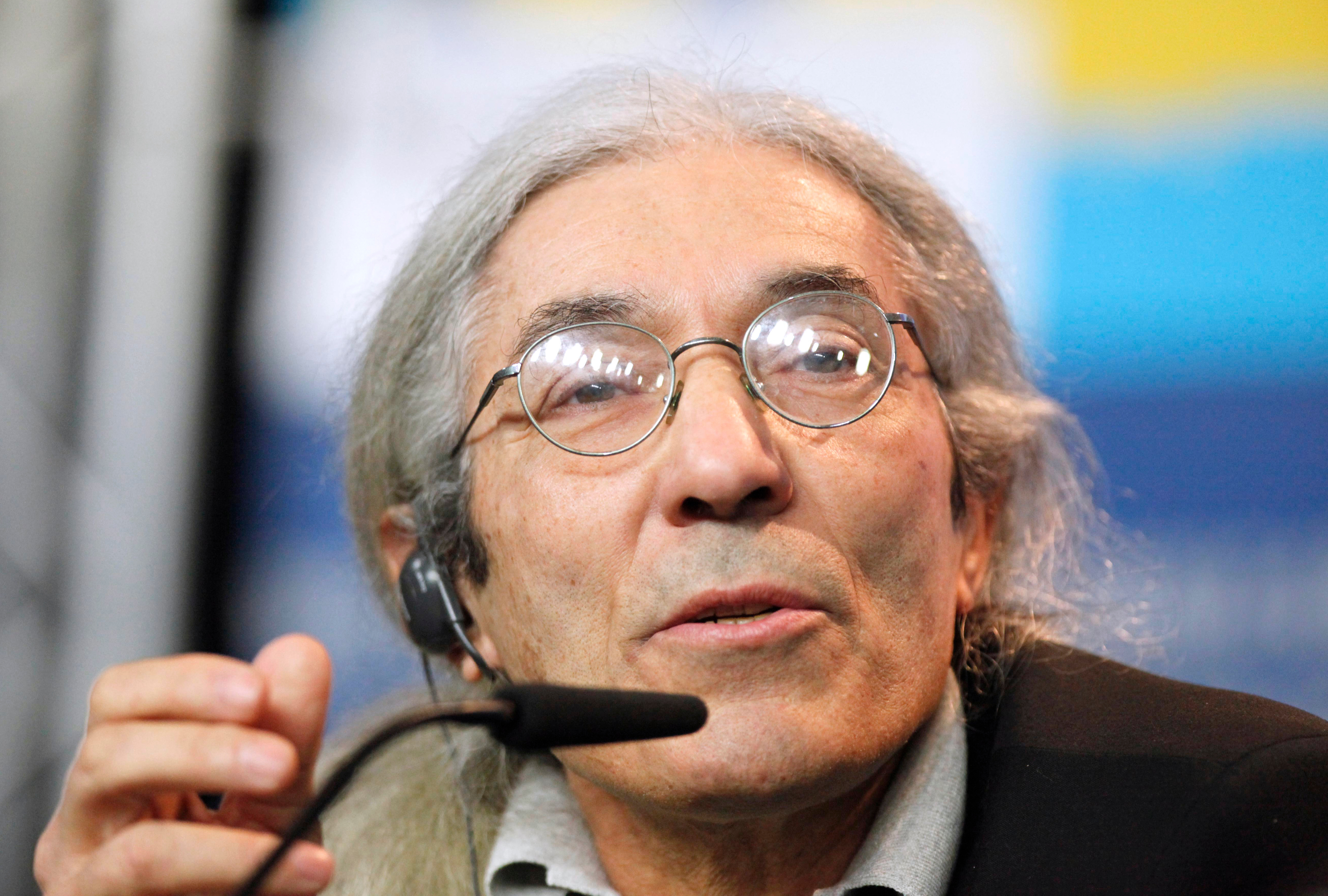 Boualem Sansal regresó a Francia y fue recibido por Emmanuel Macron