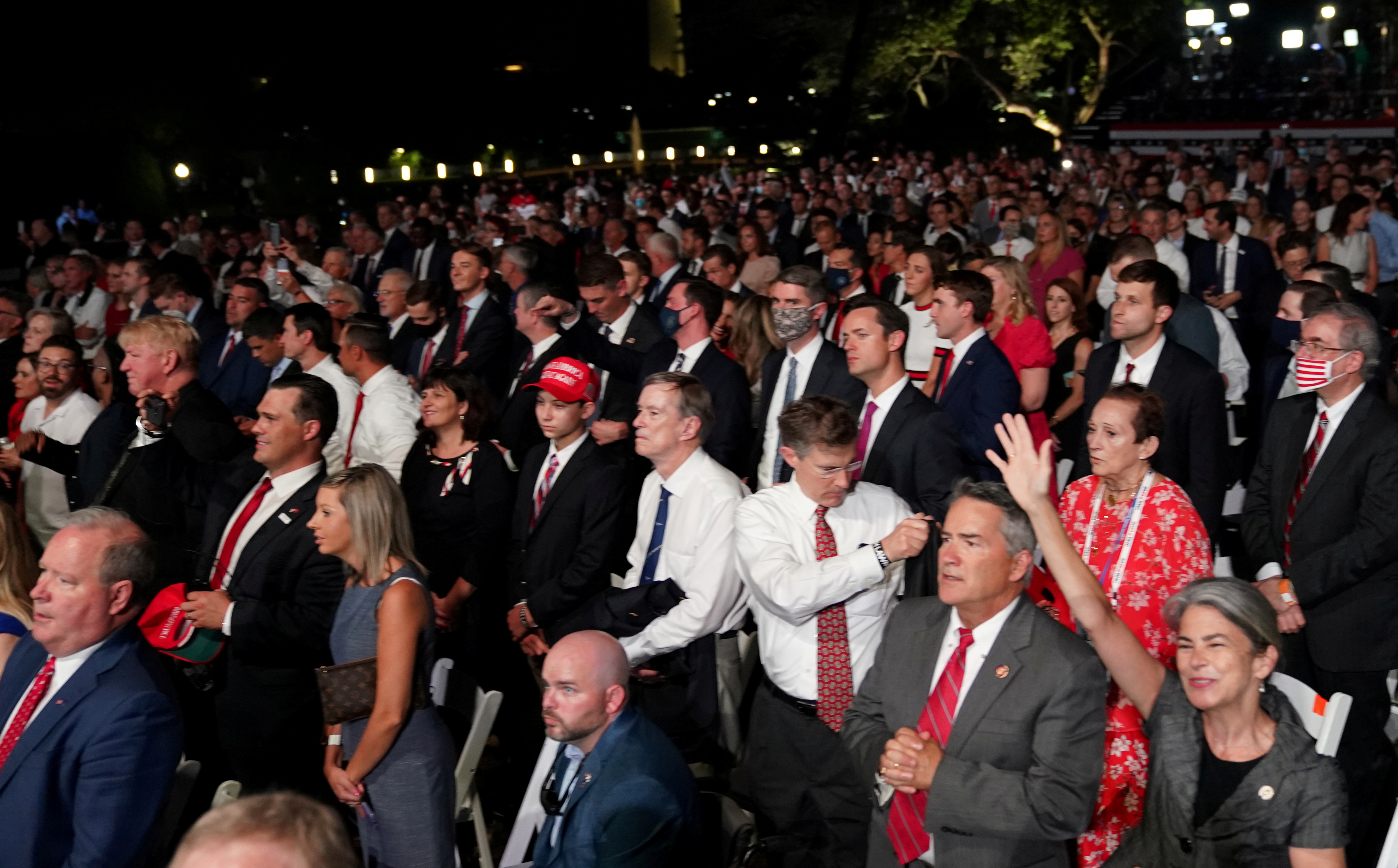 El público asistente al discurso de Trump en los jardines de la Casa Blanca. REUTERS/Kevin Lamarque     TPX IMAGES OF THE DAY
