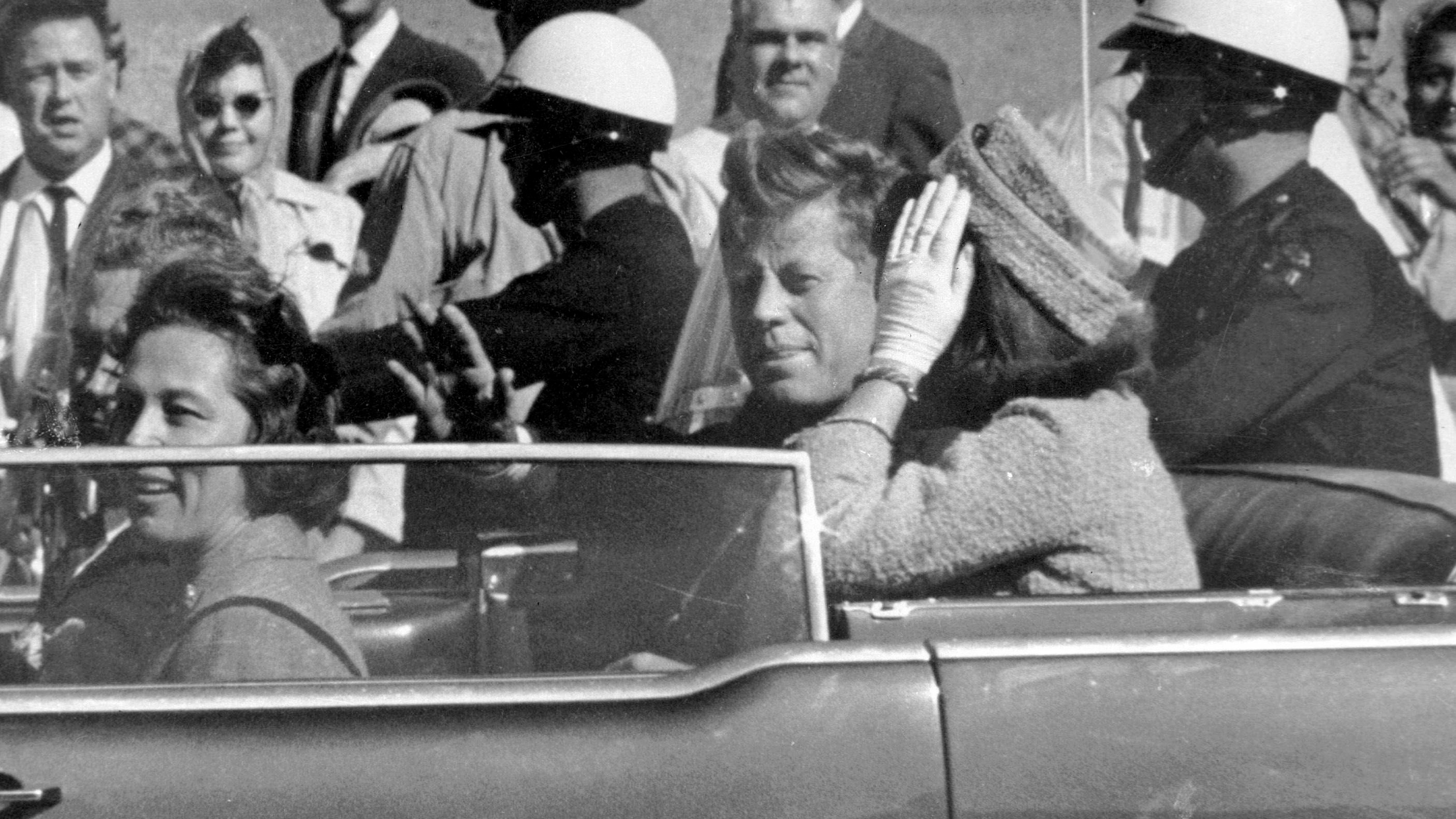 La imposible “bala mágica” que atravesó el cuerpo de Kennedy y el informe oficial sobre su muerte en el que nadie creyó